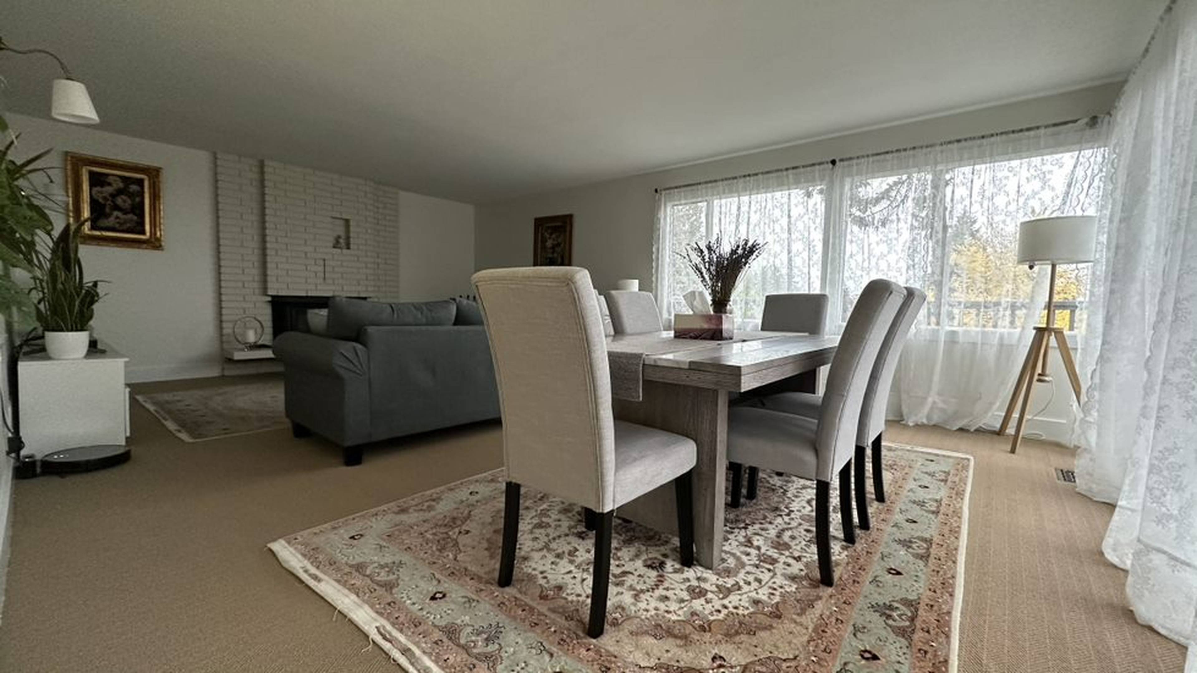 Kings Ave, West Vancouver, BC 4 Bedroom House for Rent liv.rent