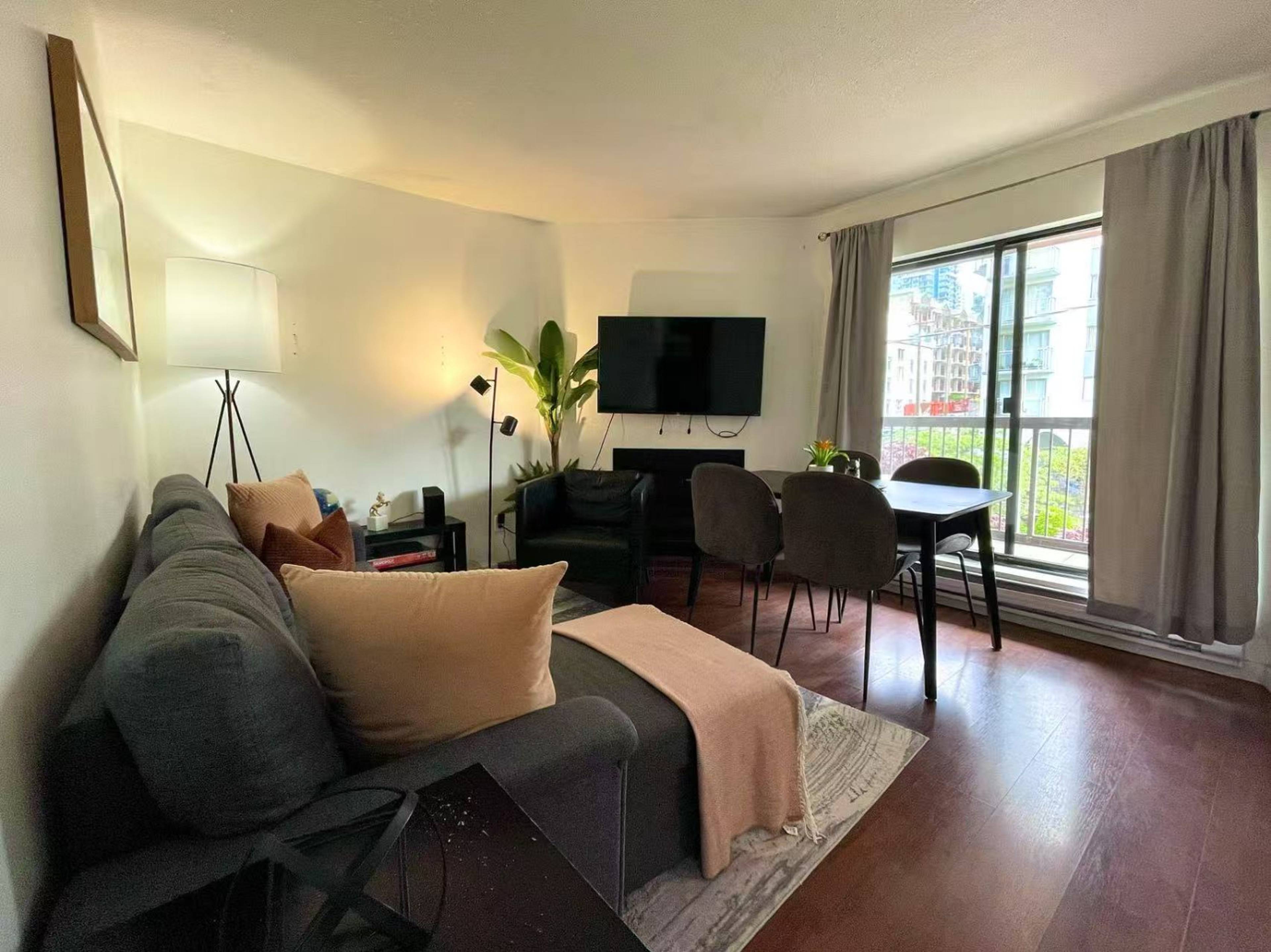 3 室  · 2 卫 for rent $4,390 / 月