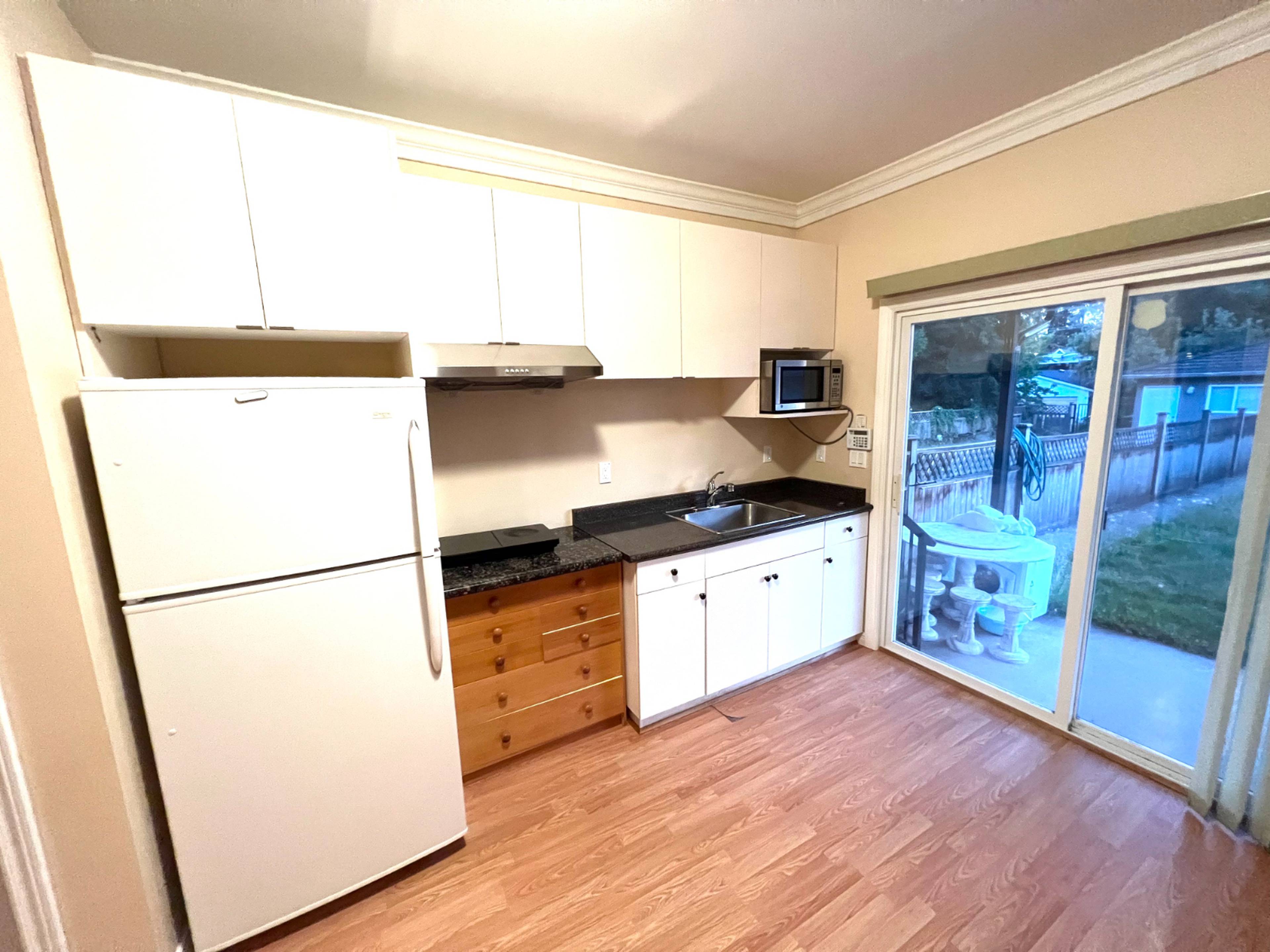 6981 Gray Ave, Burnaby, BC 2 Bedroom House for Rent liv.rent