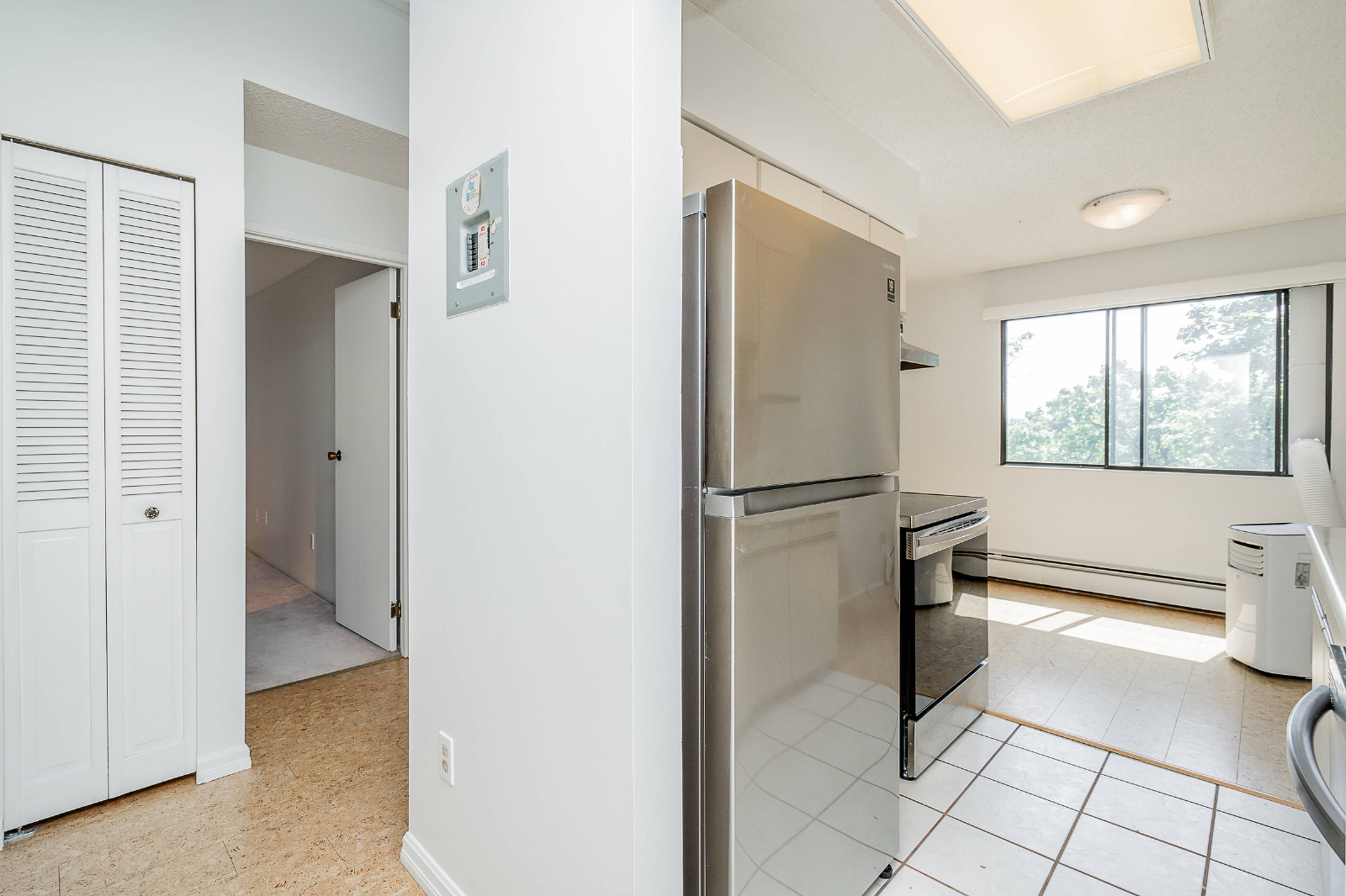 402 8775 Cartier St, Vancouver, BC 1 Bedroom Apartment for Rent