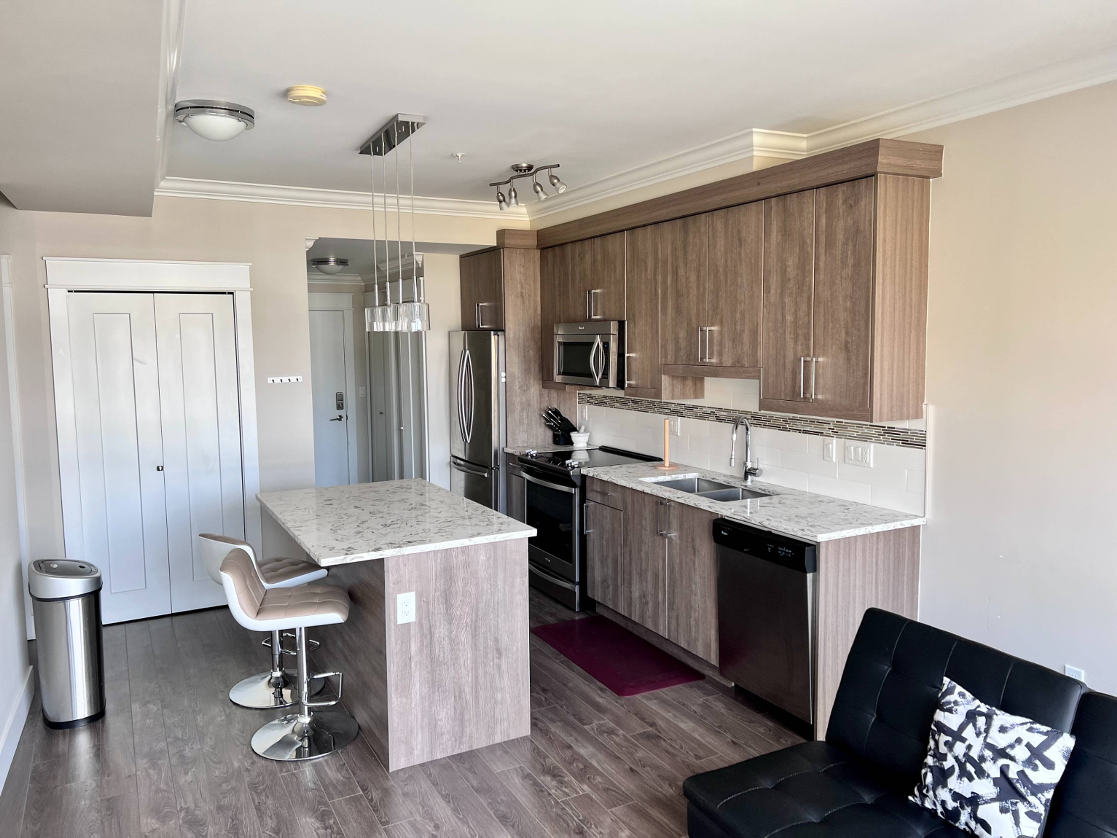 1 ch.  · 1 s. de bains for rent $2,000 / mois