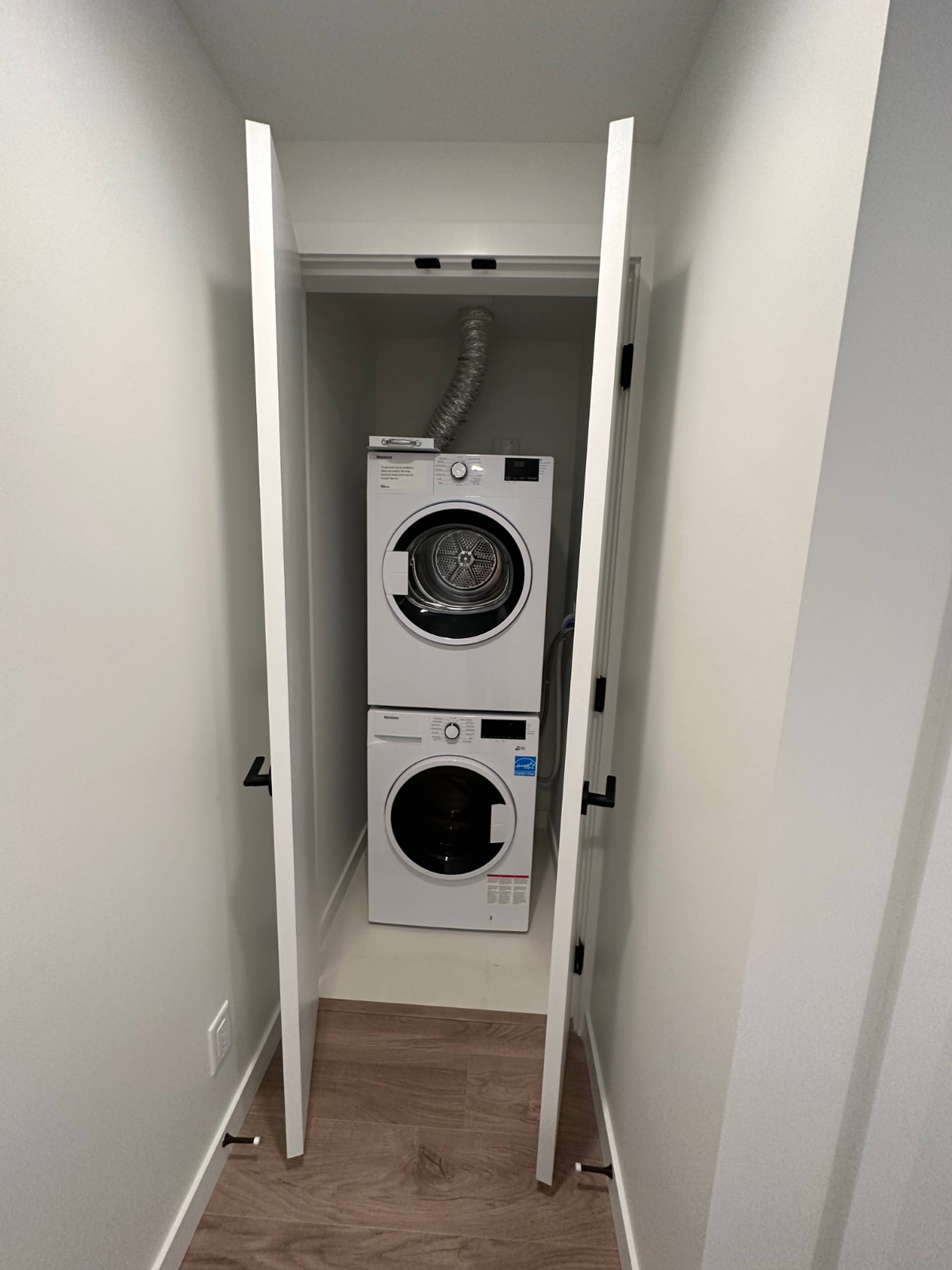 2901 10448 University Dr, Surrey, BC 2 Bedroom Apartment for Rent