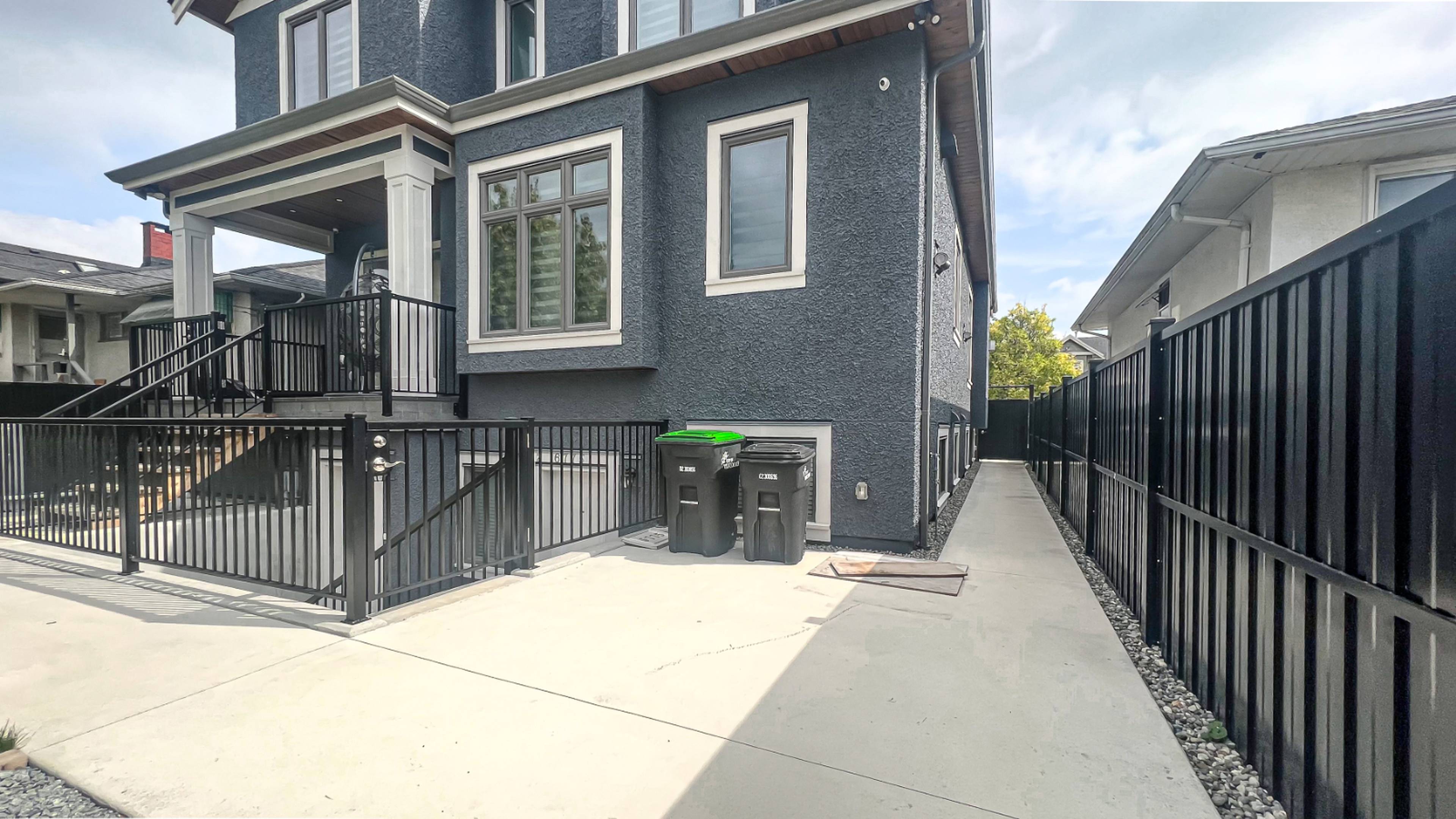 6775 Rupert St 8