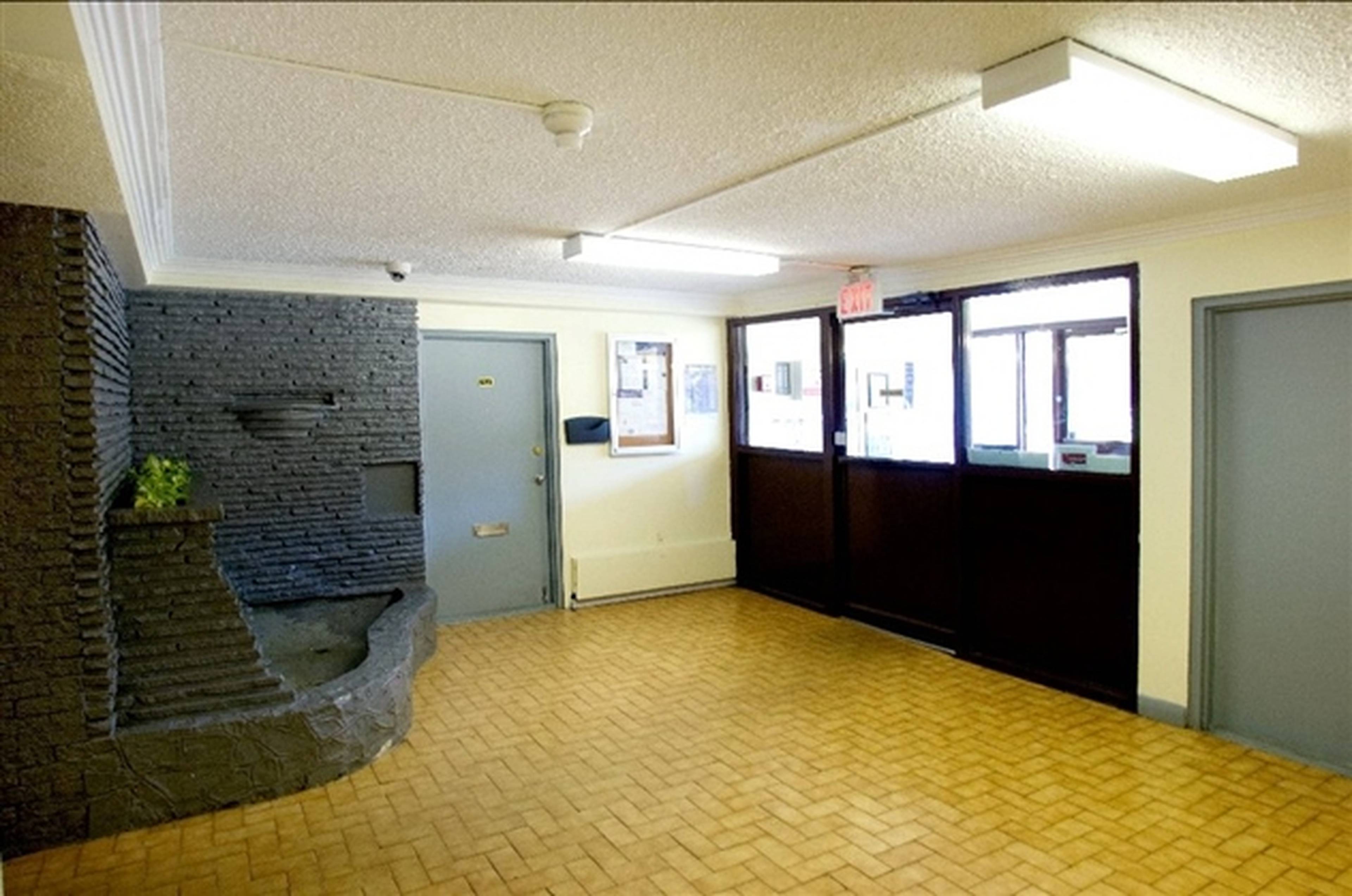 650 75 Spencer Ave, Toronto, ON 1 Bedroom Apartment for Rent liv.rent