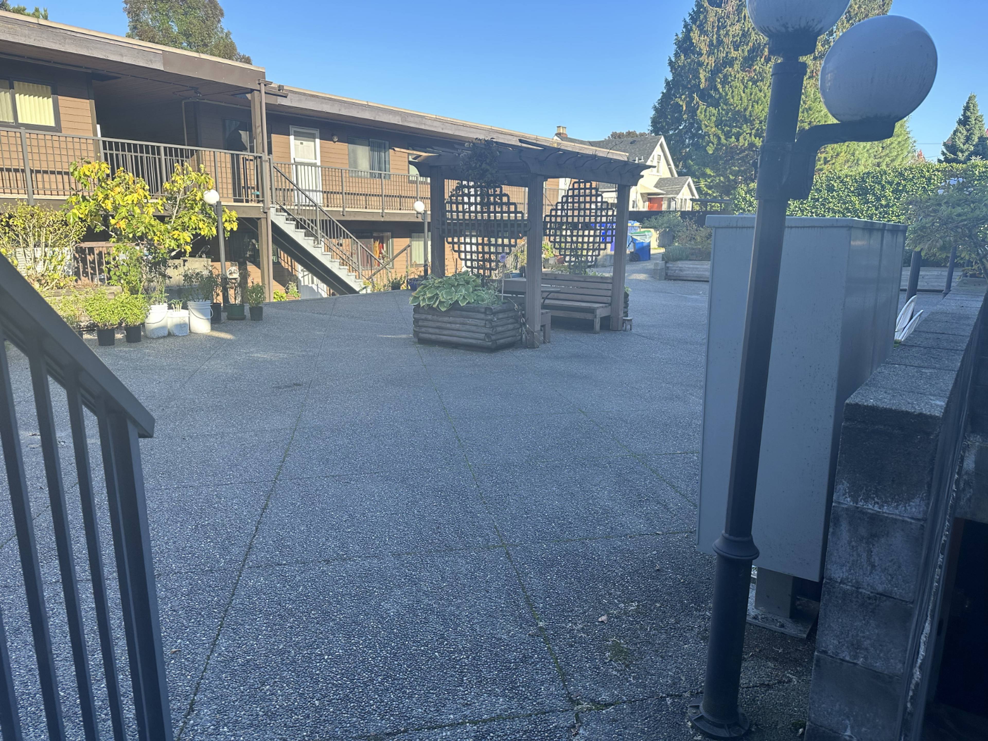 110 3136 Kingsway, Vancouver, BC 2 Bedroom Apartment for Rent liv