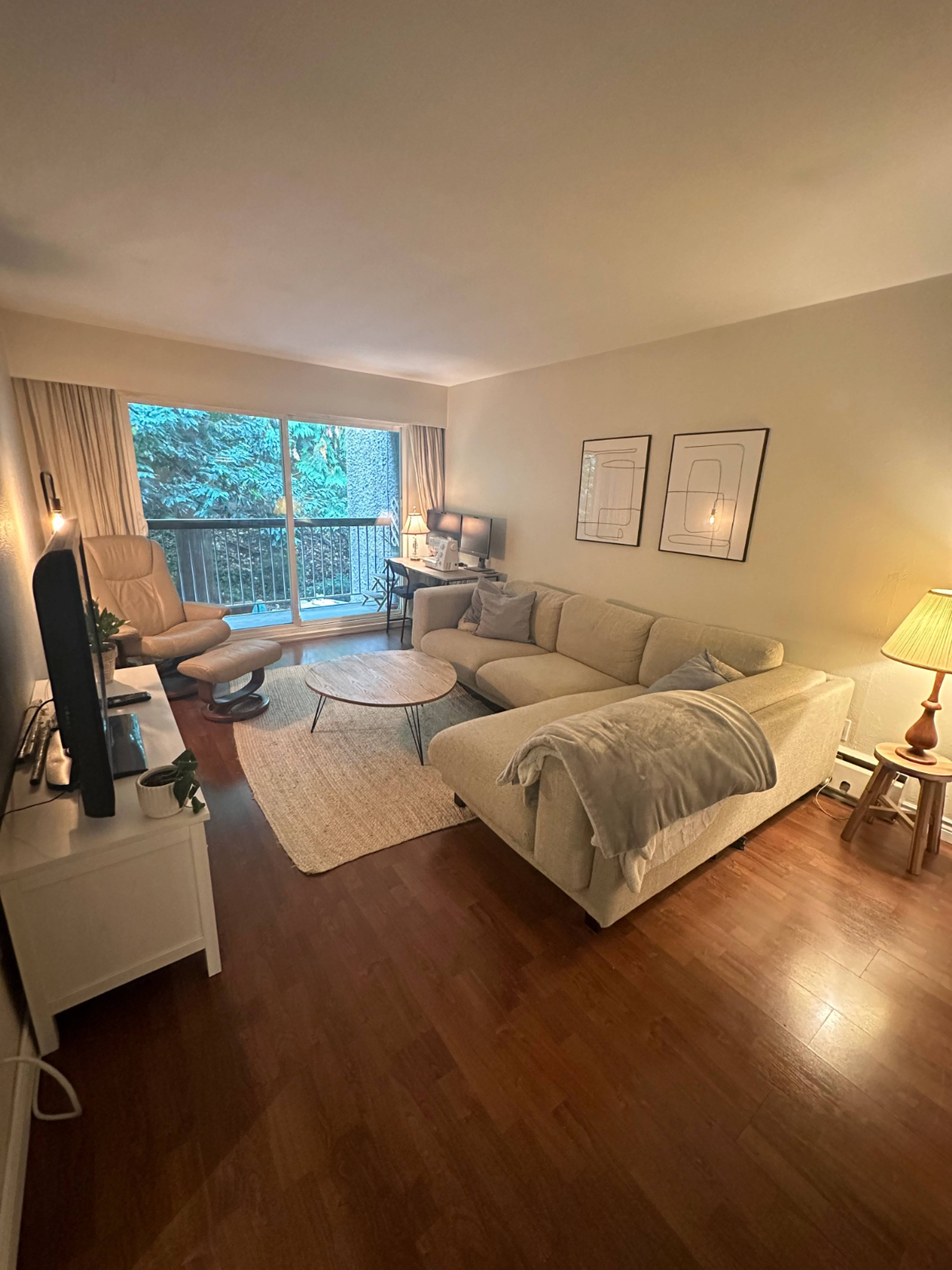 1 ch.  · 1 s. de bains for rent $2,395 / mois