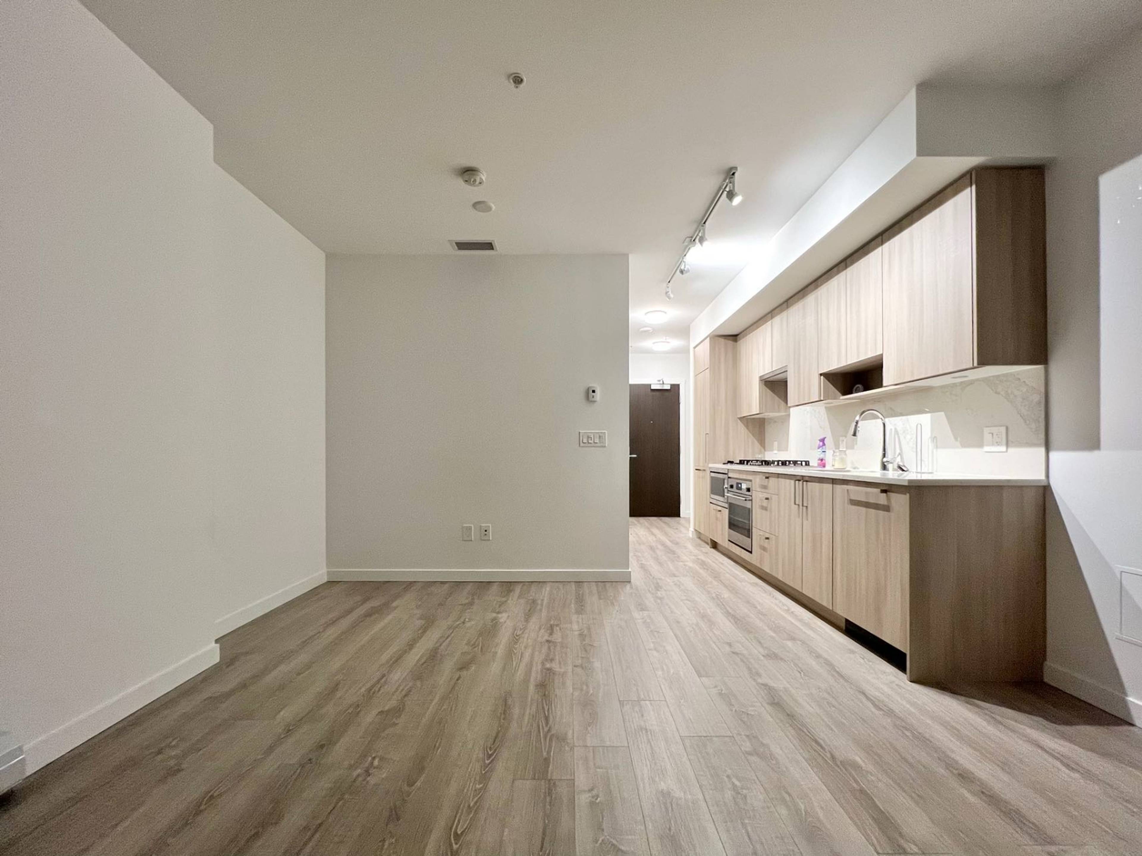 13350 Central Ave, Surrey, BC Studio Apartment for Rent liv.rent
