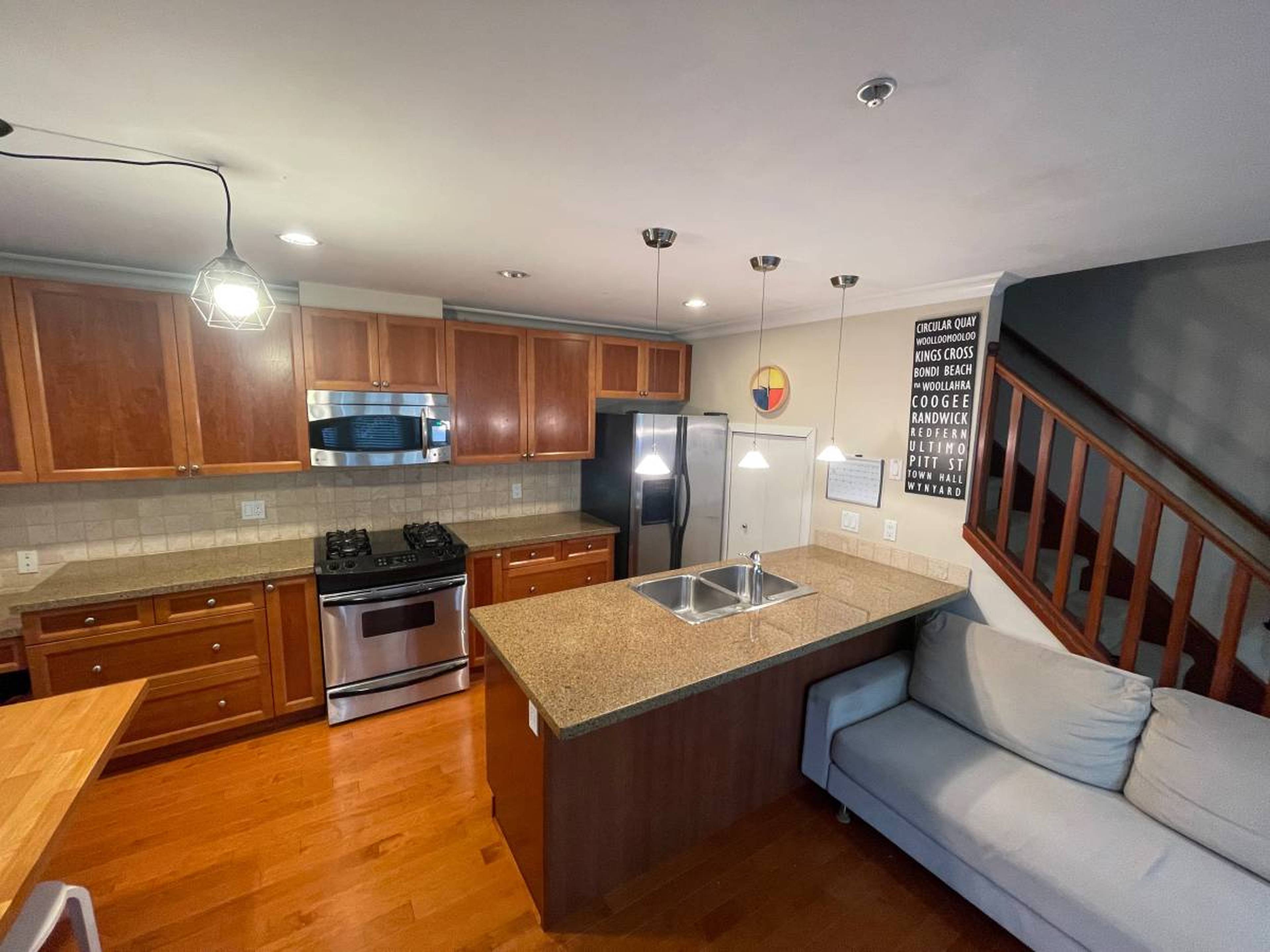 1616 Arbutus St, Vancouver, BC 3 Bedroom Townhouse for Rent liv.rent