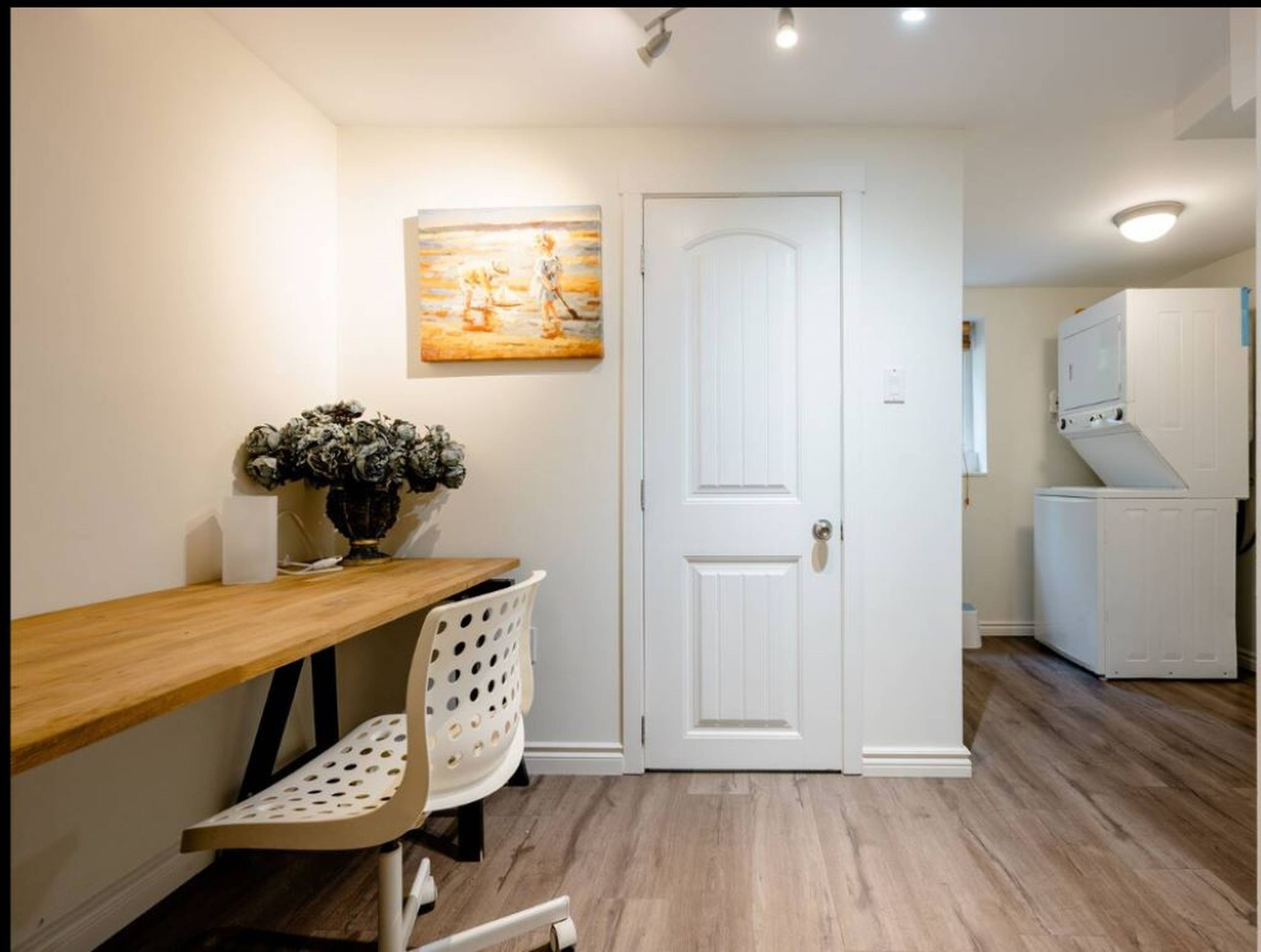 Mt Royal Dr, Port Moody, BC 2 Bedroom Room for Rent liv.rent