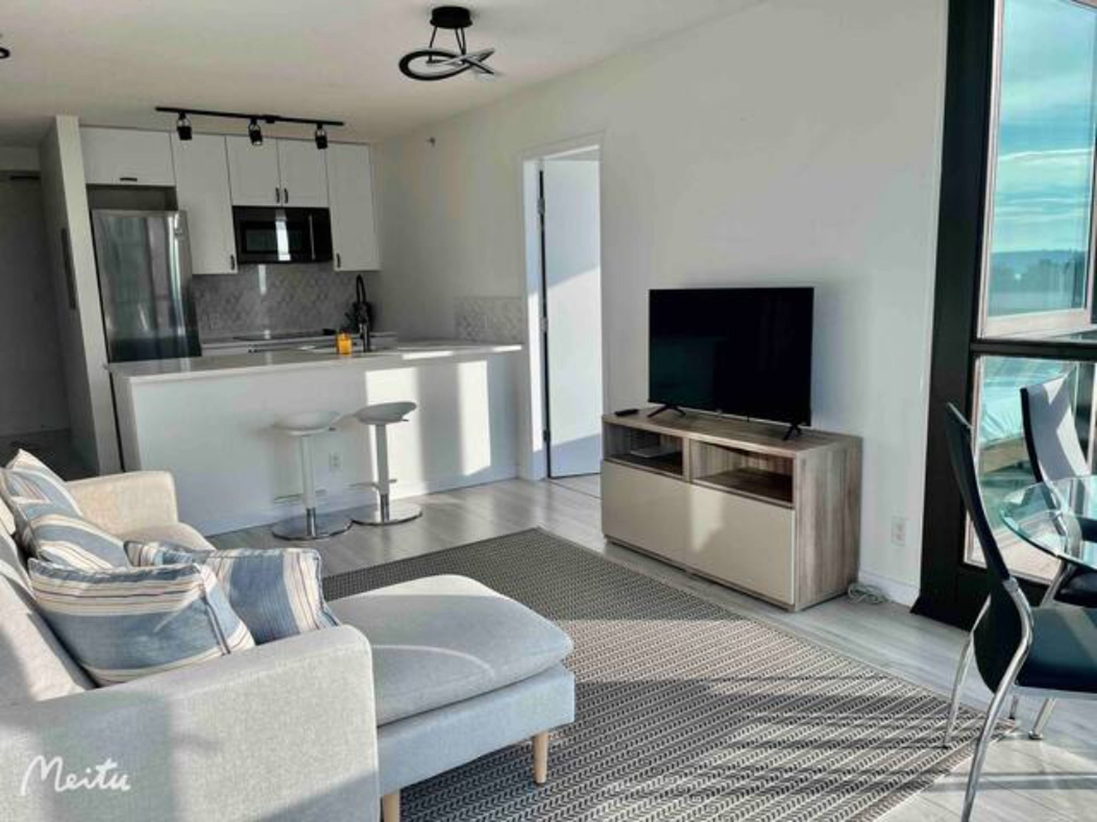 1331 Alberni St 2