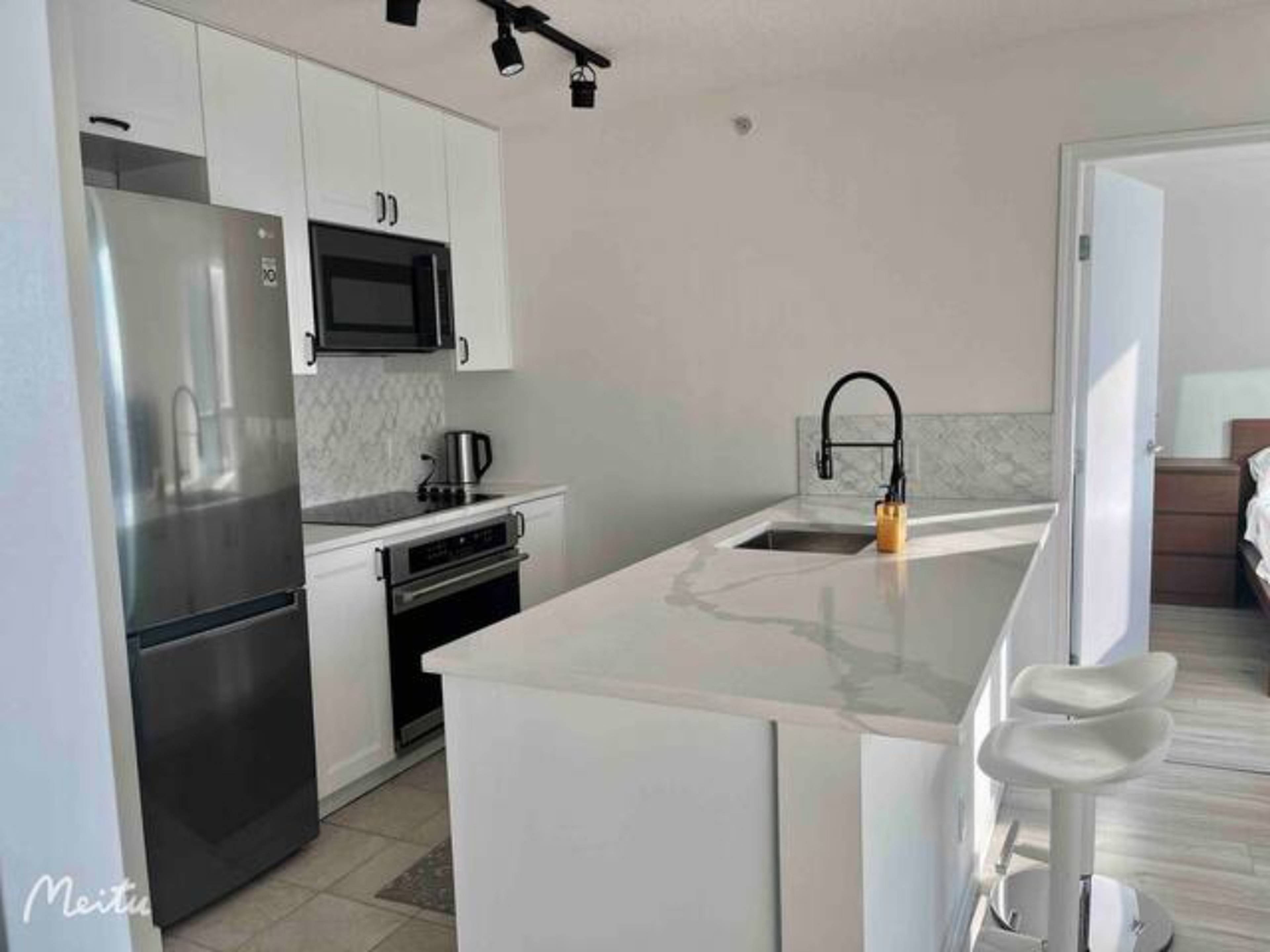 1331 Alberni St 4