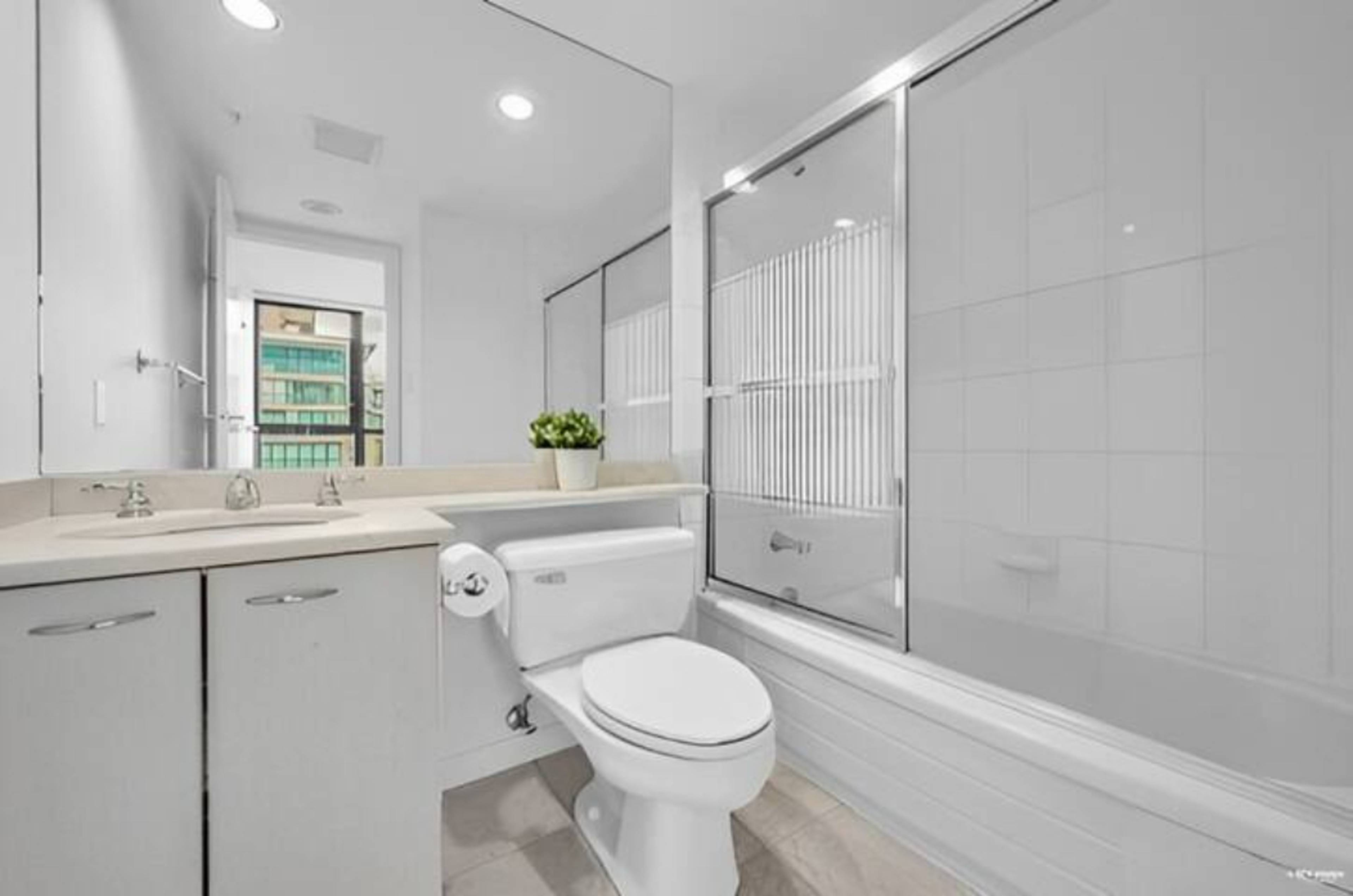 1331 Alberni St 9