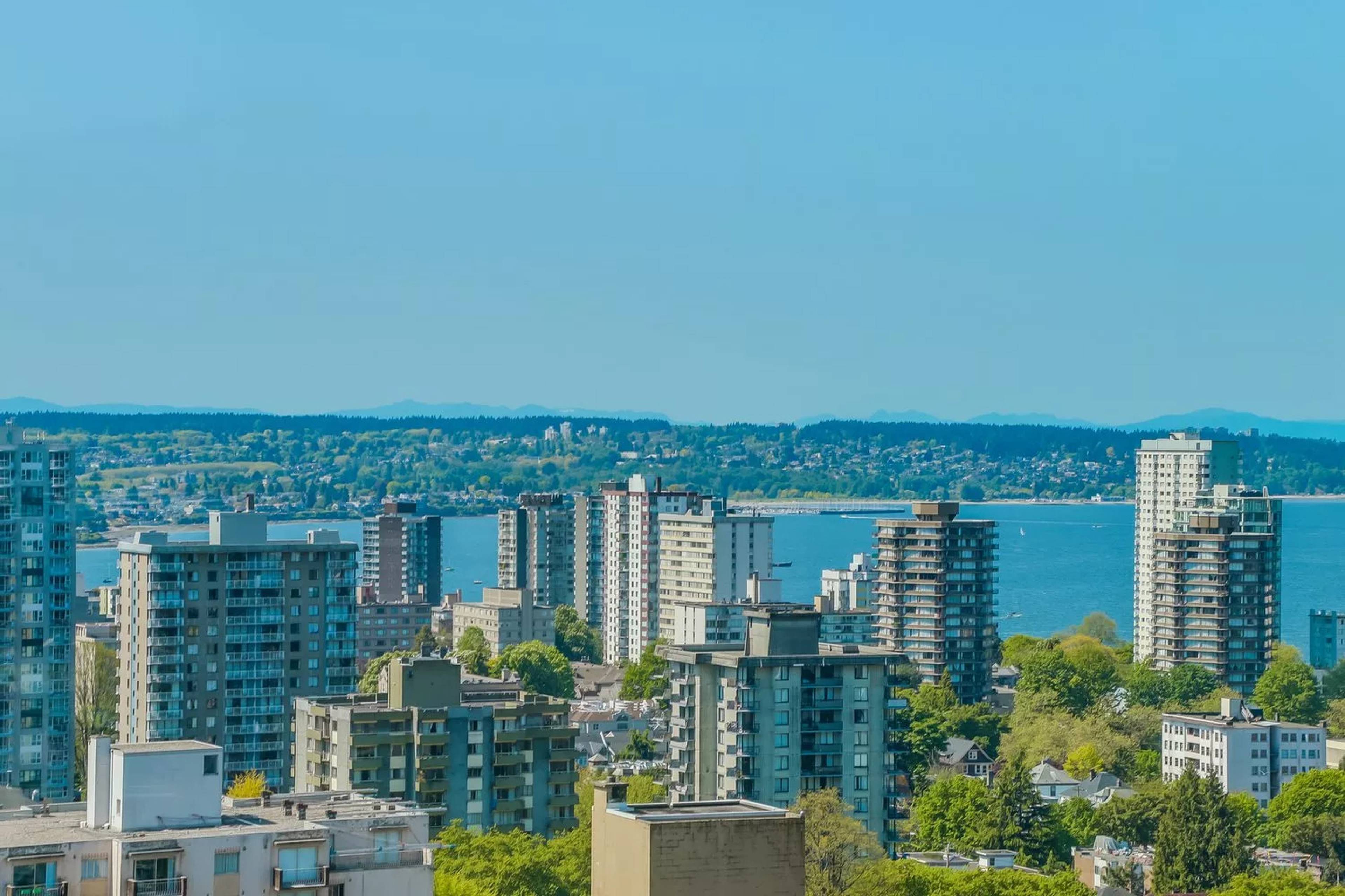 1331 Alberni St 13