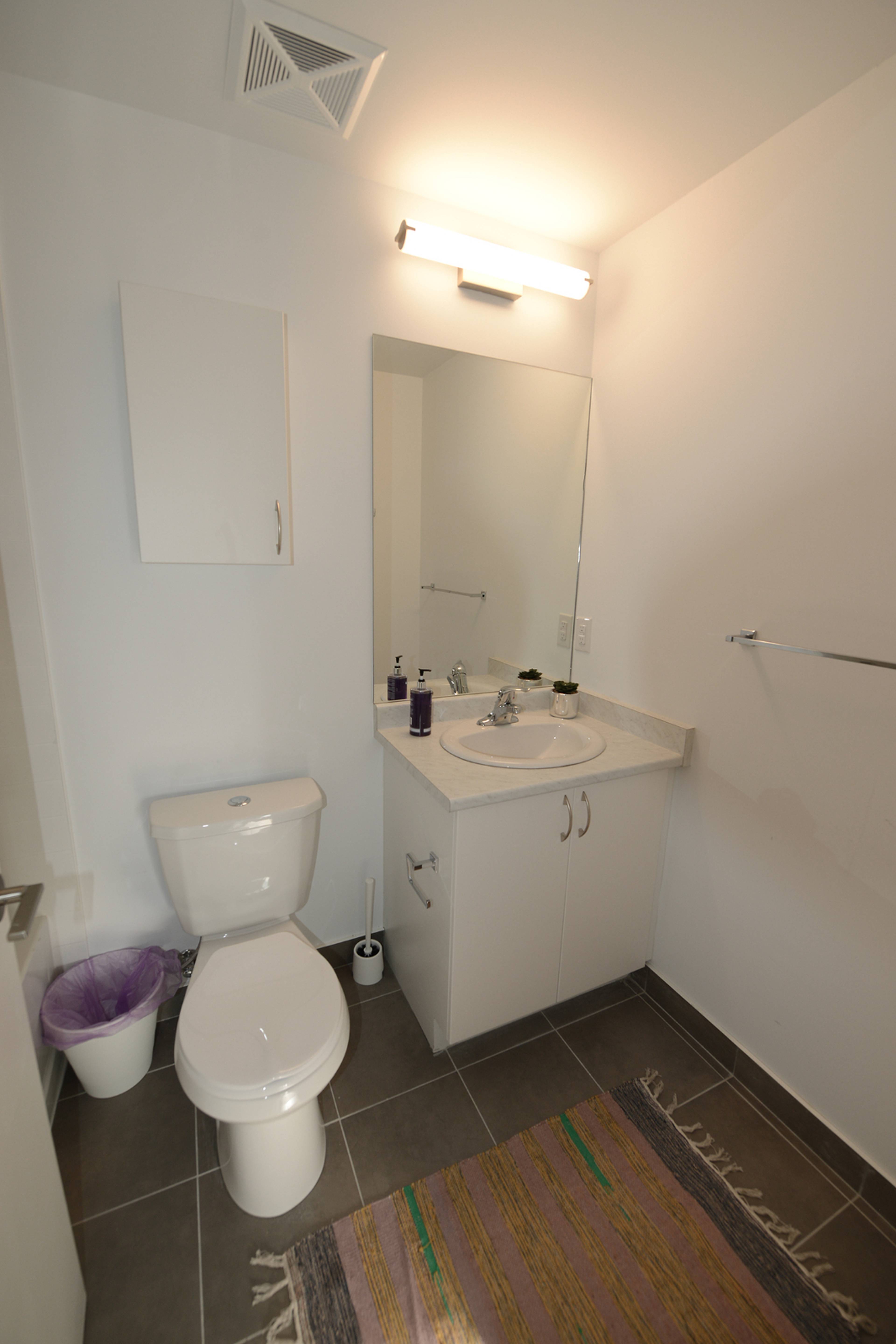 Deluxe Premium Weston & Finch 15 Vena Way, York, ON Furnished