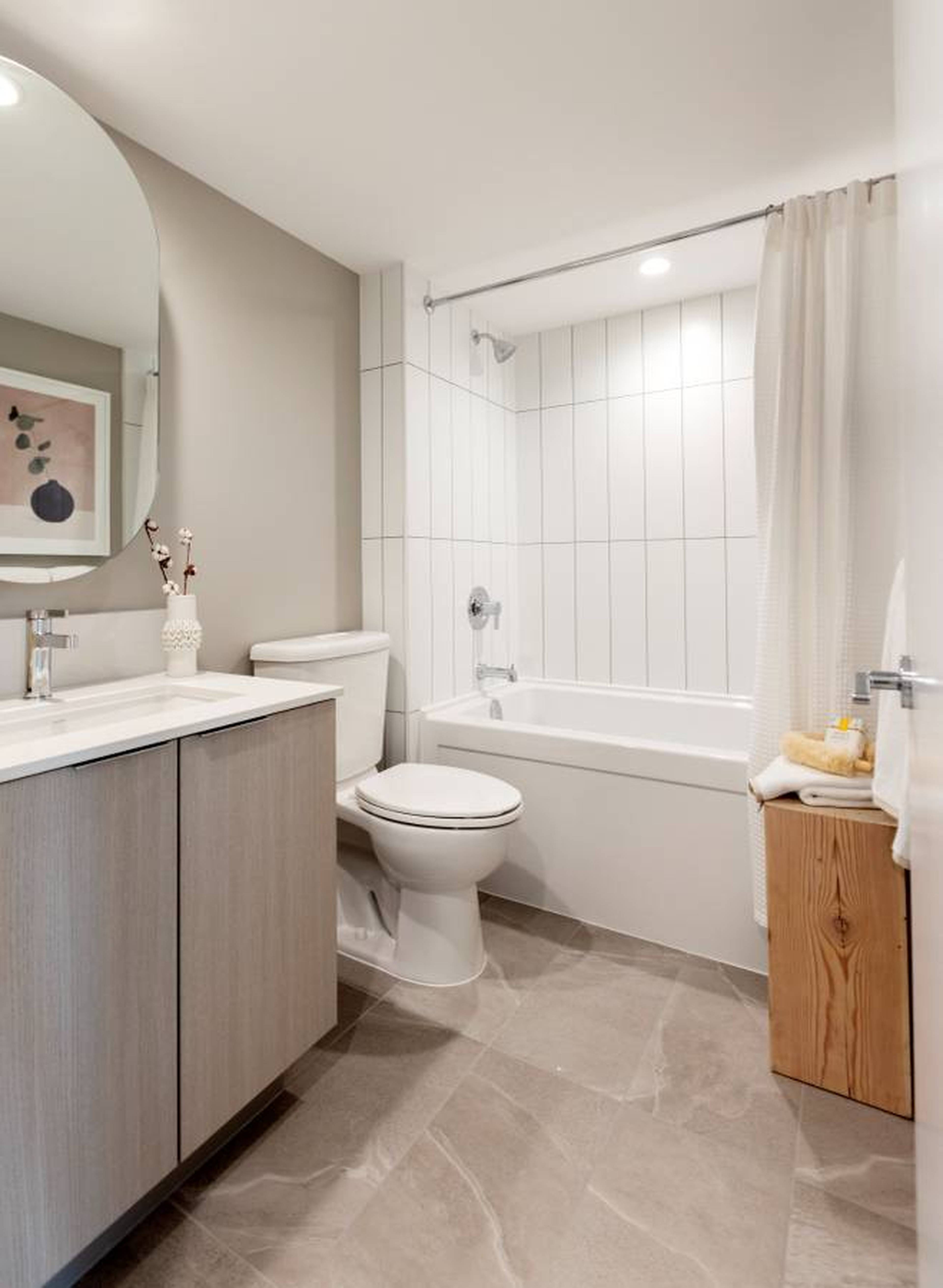 551 Emerson St, Coquitlam, BC 2 Bedroom Apartment for Rent liv.rent