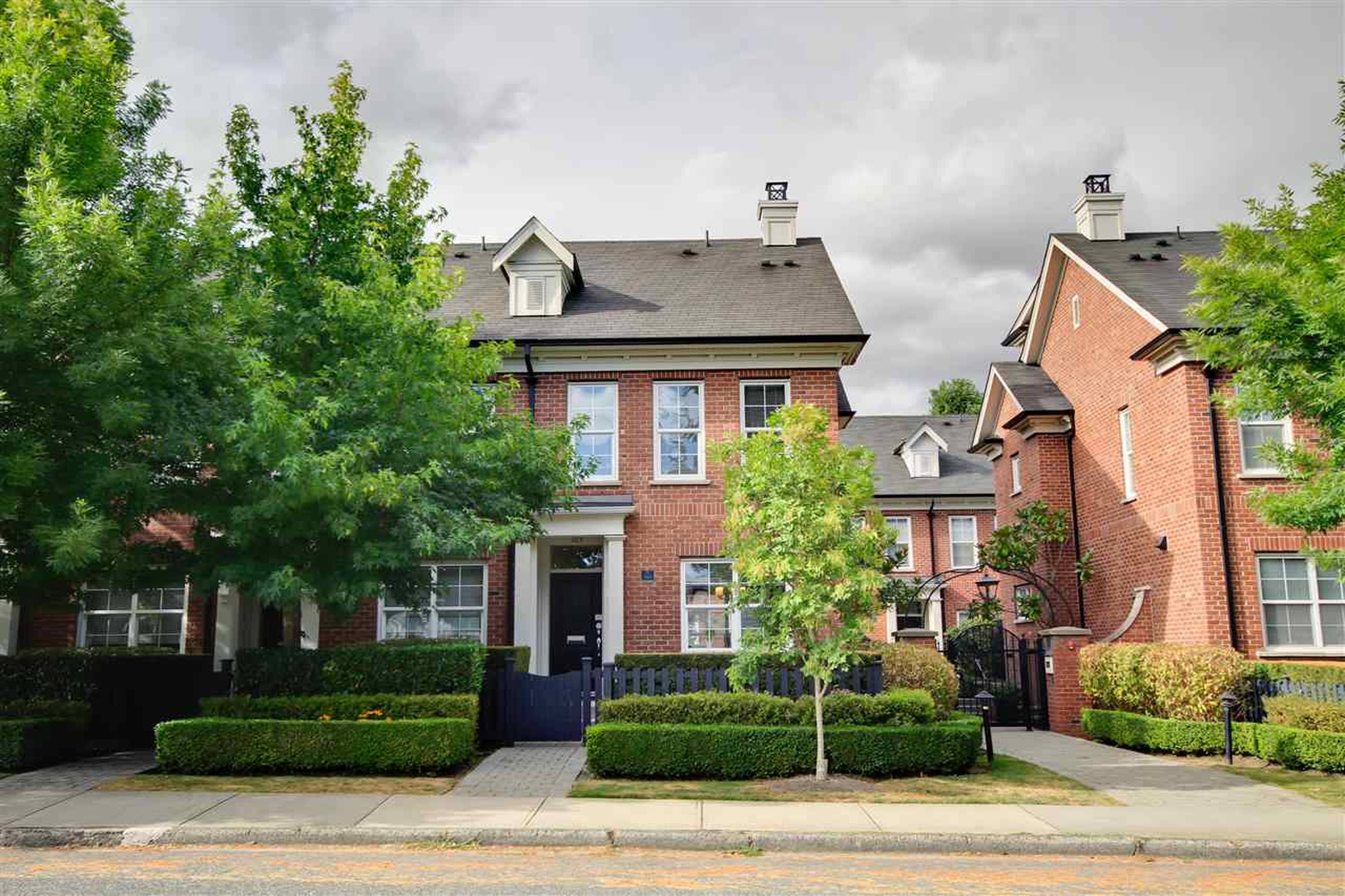 765 W 42nd Ave, Vancouver, BC 3 Bedroom Townhouse for Rent liv.rent