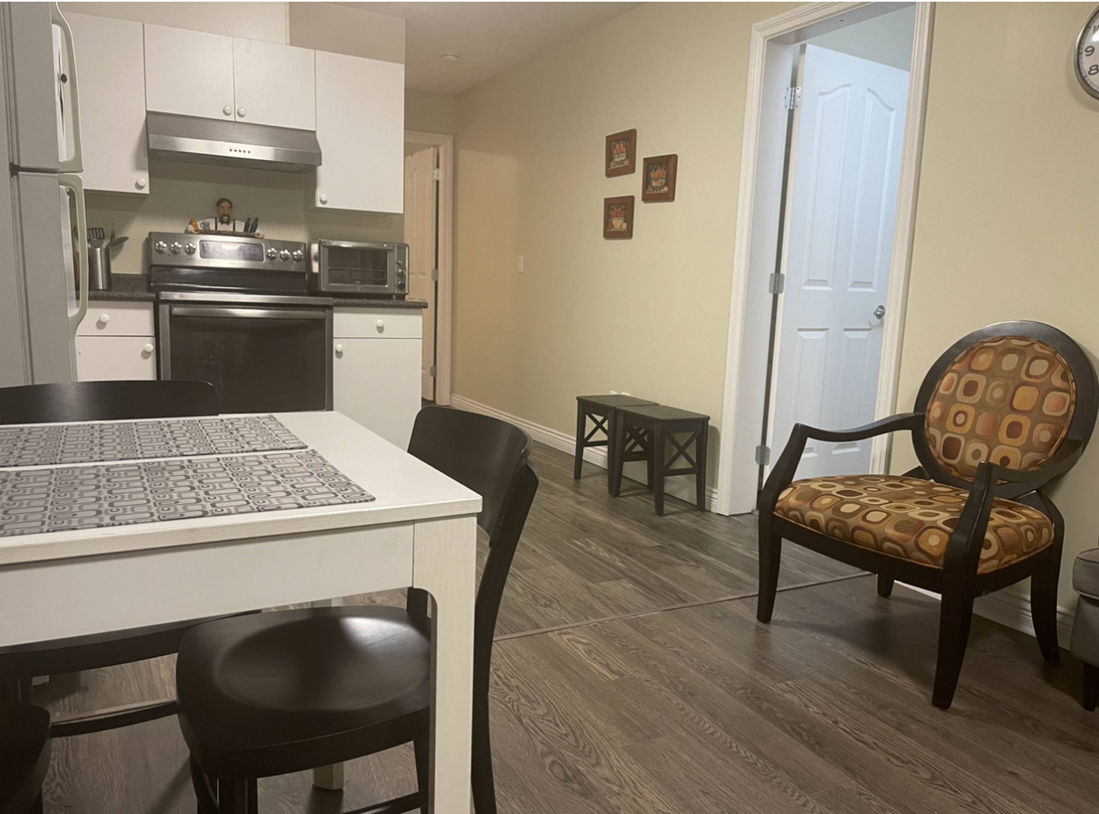 W/C Furnished 2 bedroom Beasment At Cloverdale 18038 64 Ave, Surrey, BC 2 Bedroom Room for