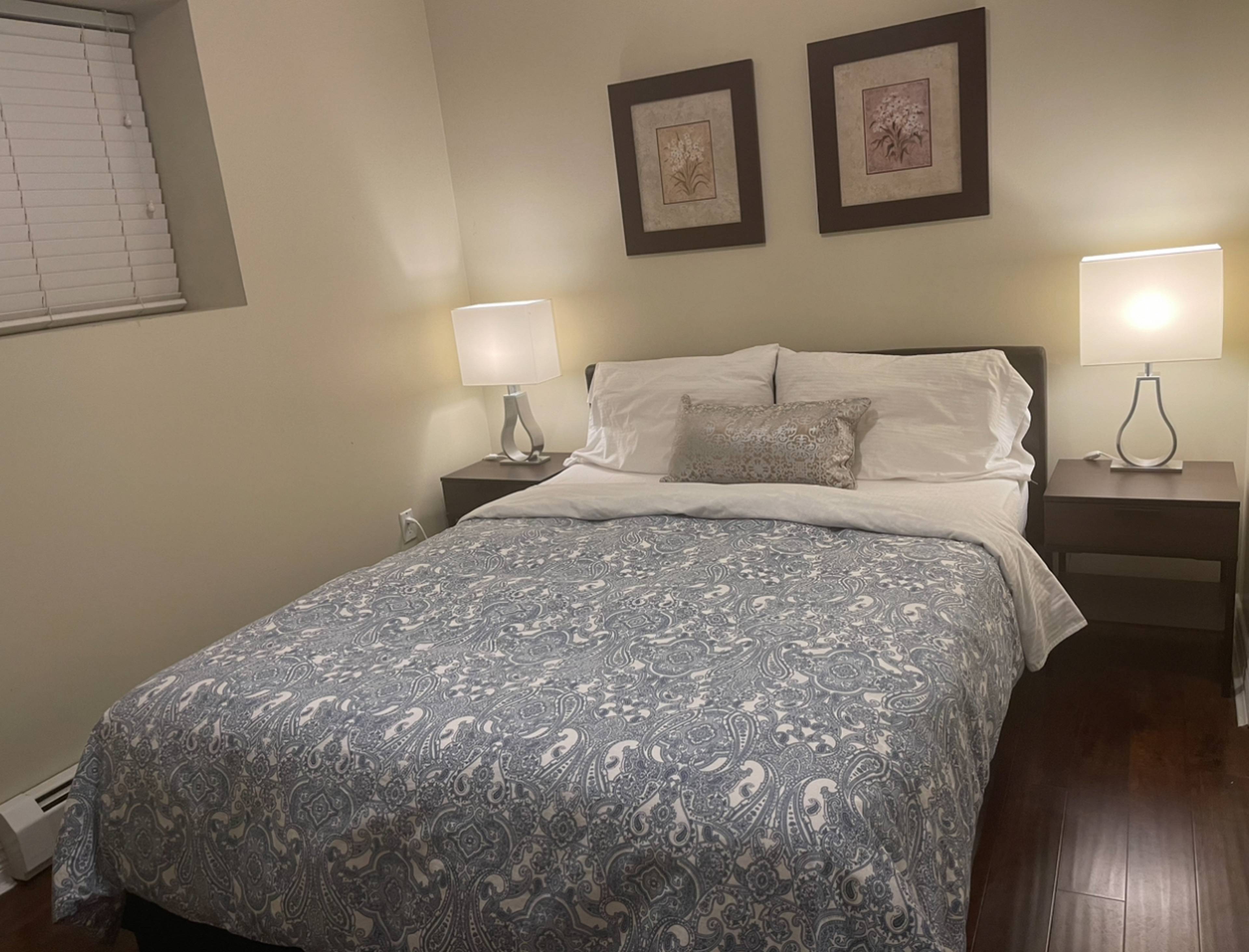 W/C Furnished 2 bedroom Beasment At Cloverdale 18038 64 Ave, Surrey, BC 2 Bedroom Room for