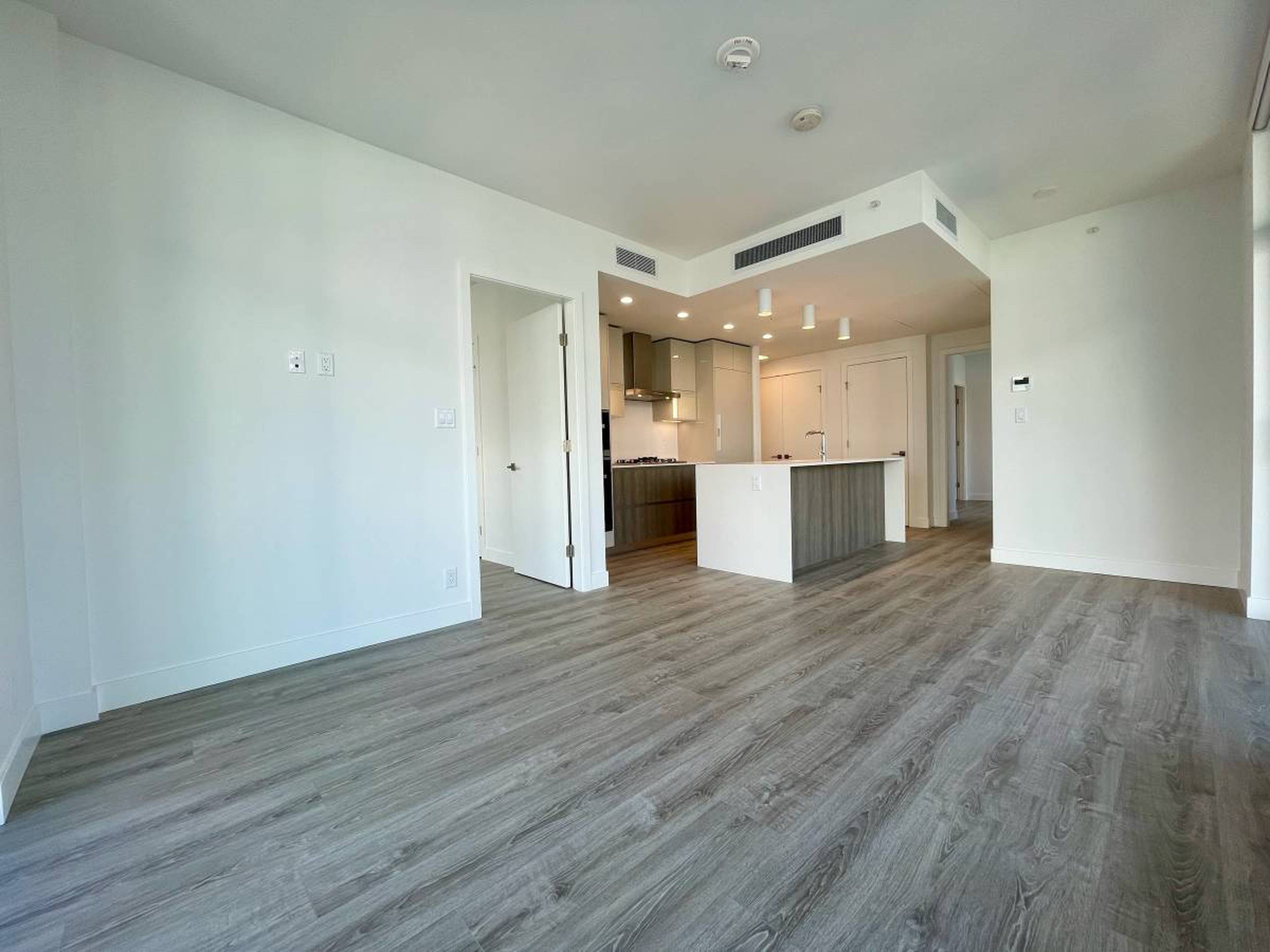 6511-sussex-ave-burnaby-bc-3-bedroom-apartment-for-rent-liv-rent