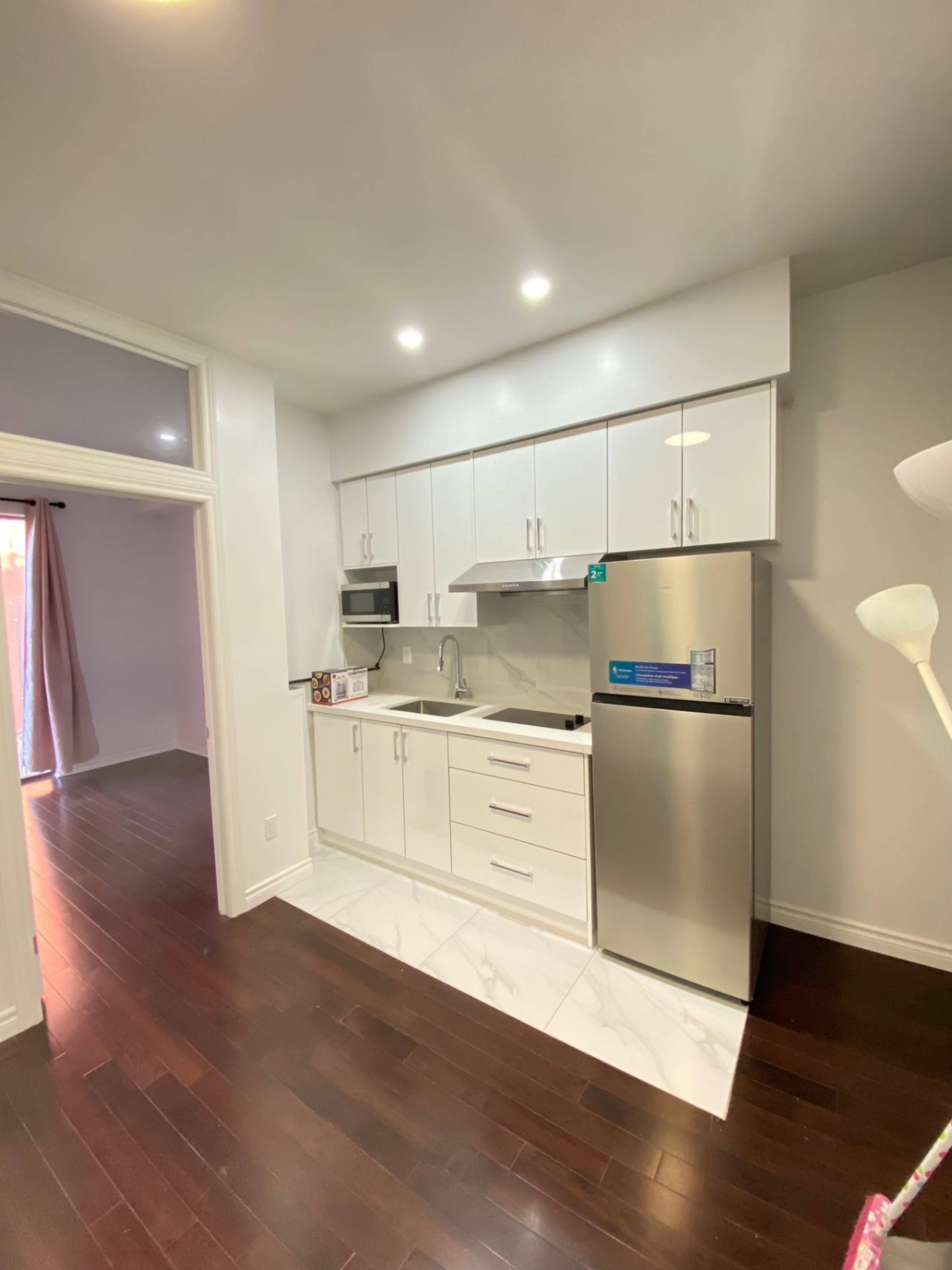 18 Bulwer St, Toronto, ON Unfurnished Room for Rent liv.rent