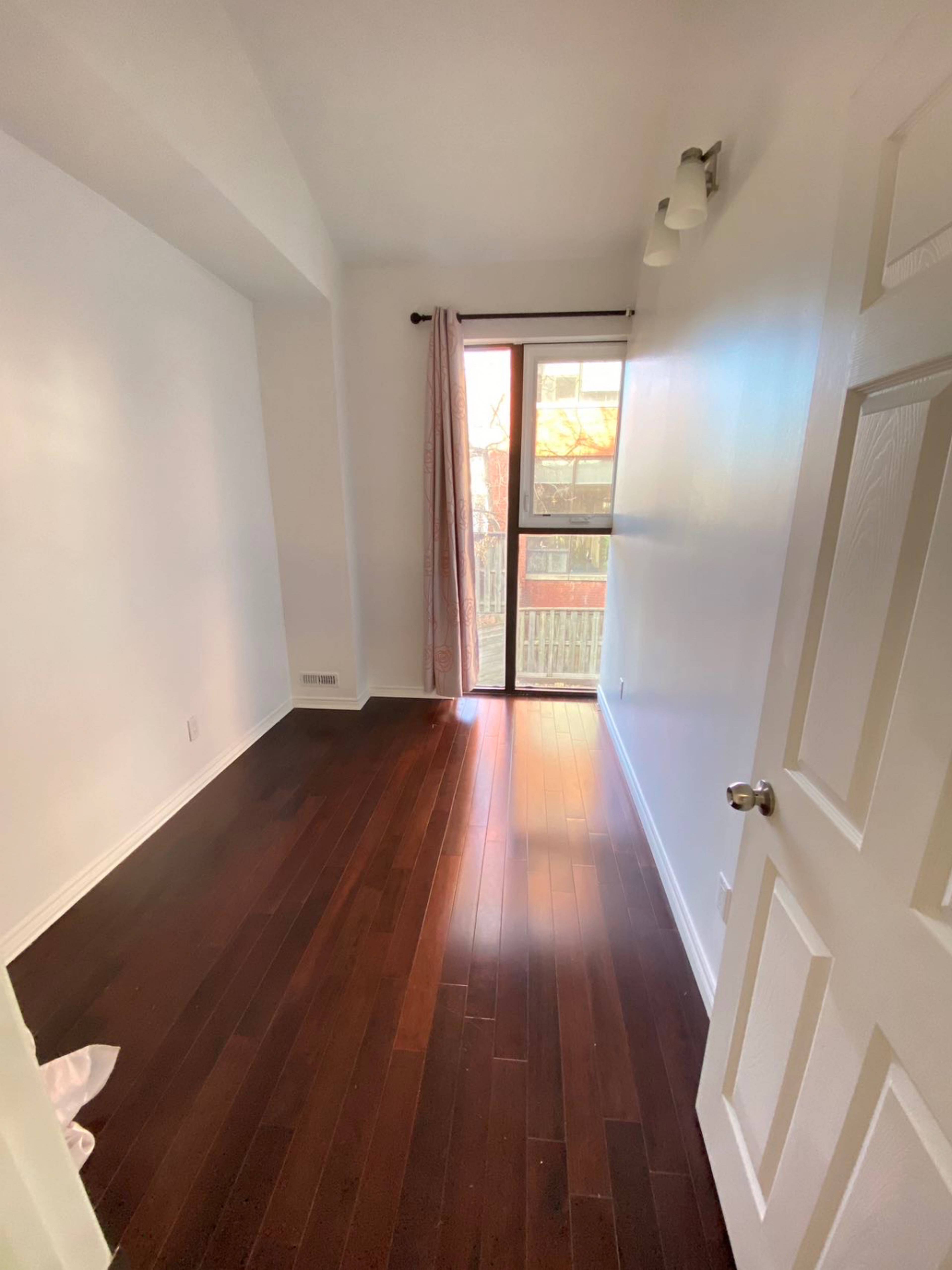 18 Bulwer St, Toronto, ON Unfurnished Room for Rent liv.rent