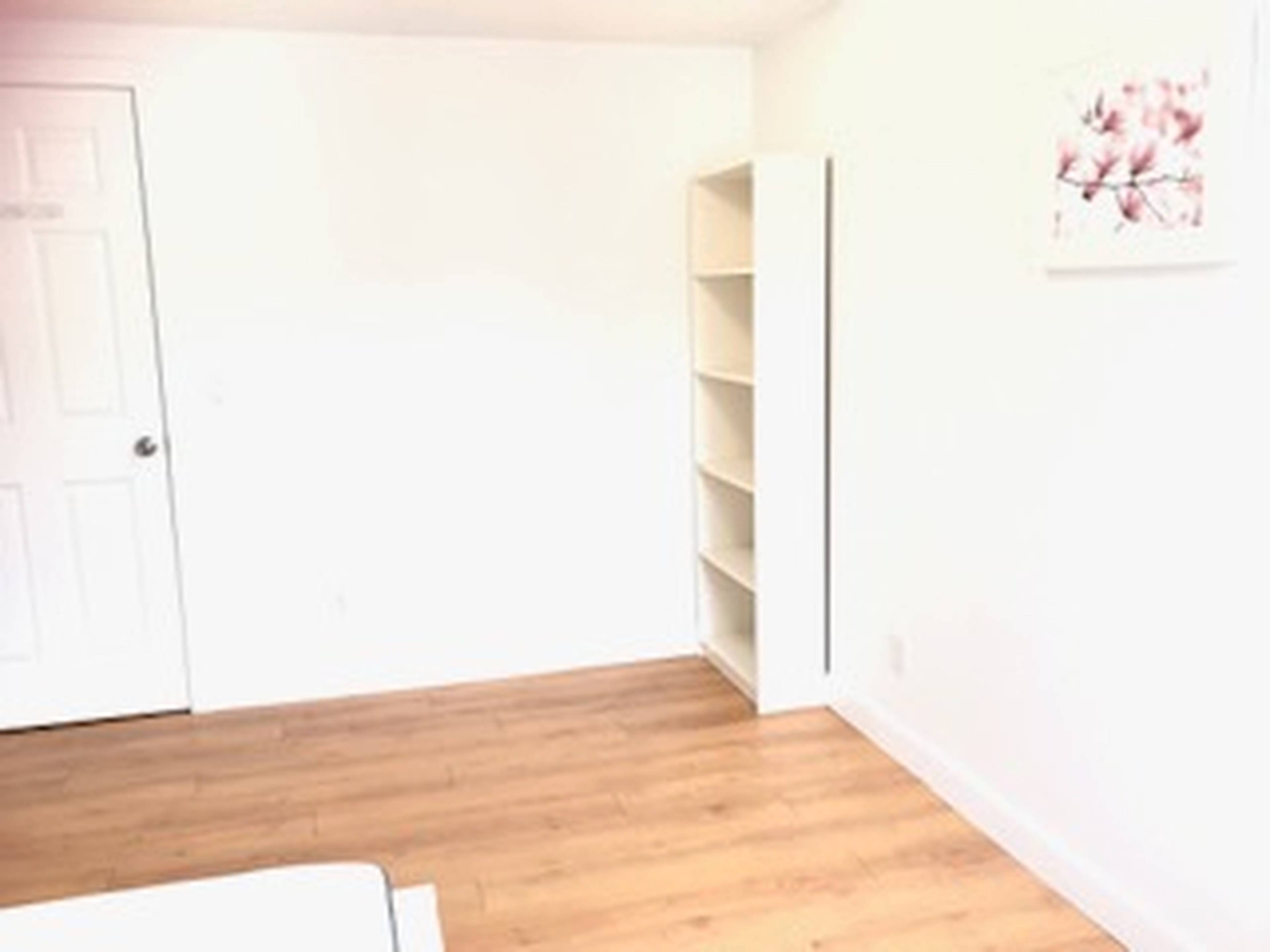 Blakiston Dr NW, Calgary, AB Furnished Room for Rent liv.rent