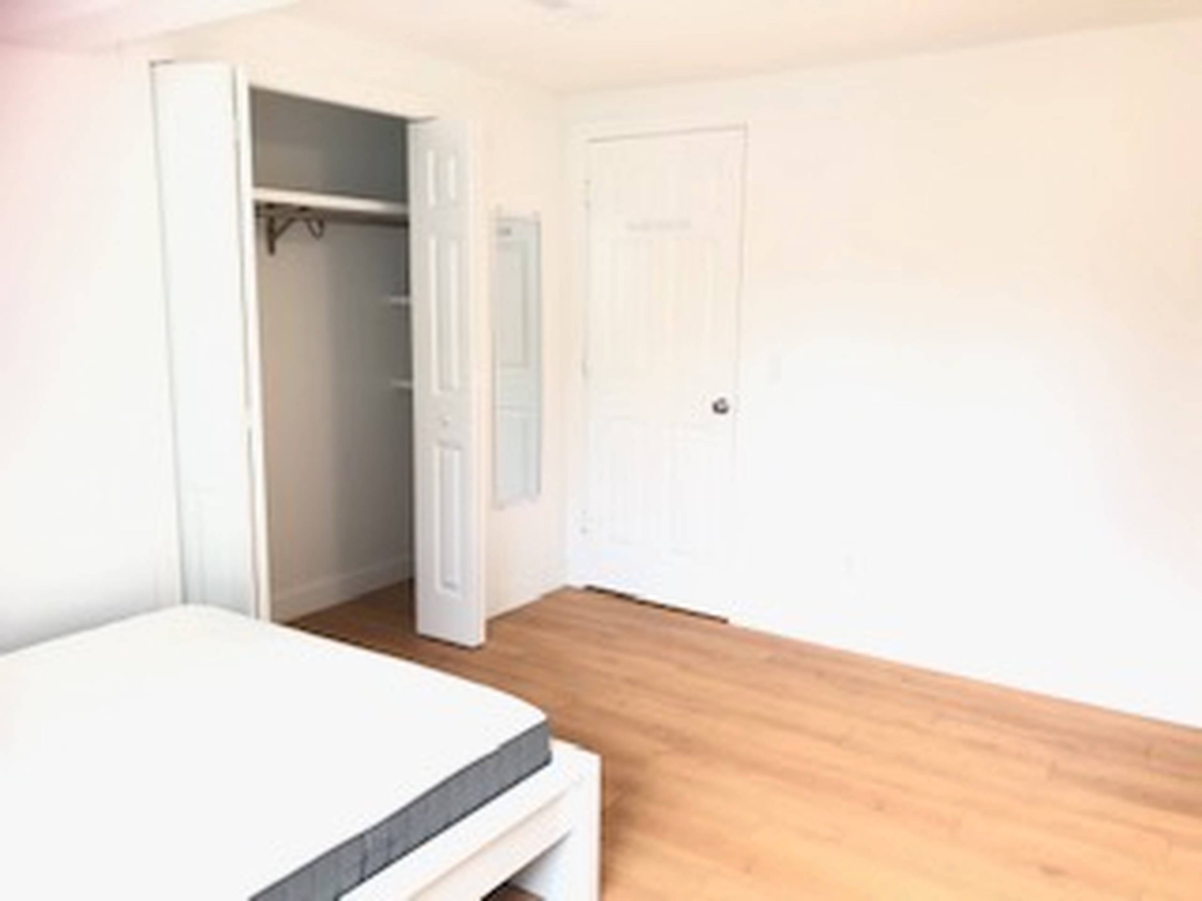 Blakiston Dr NW, Calgary, AB Furnished Room for Rent liv.rent
