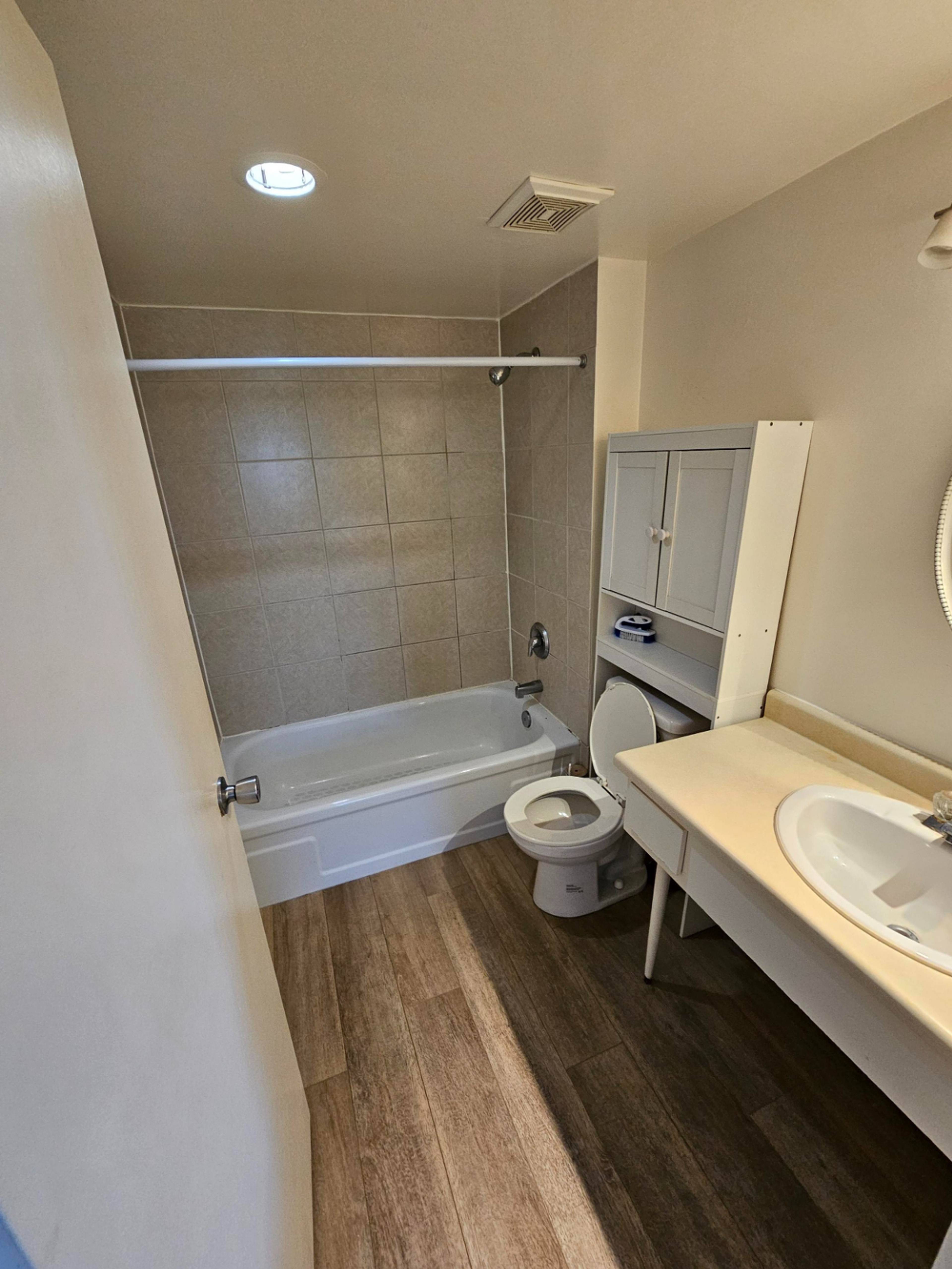 304 133 Rd E, Victoria, BC 1 Bedroom Apartment for Rent liv