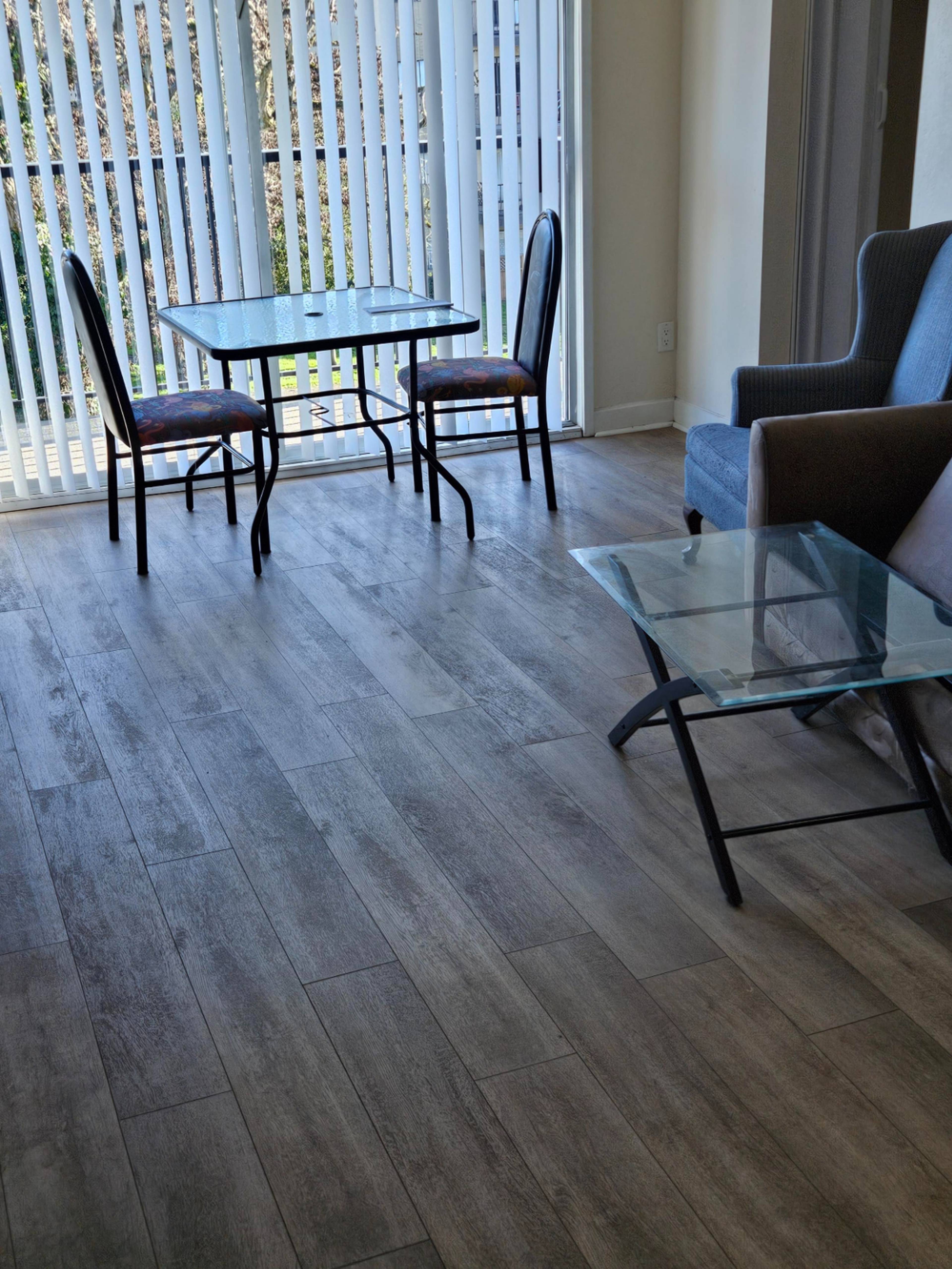 304 133 Rd E, Victoria, BC 1 Bedroom Apartment for Rent liv