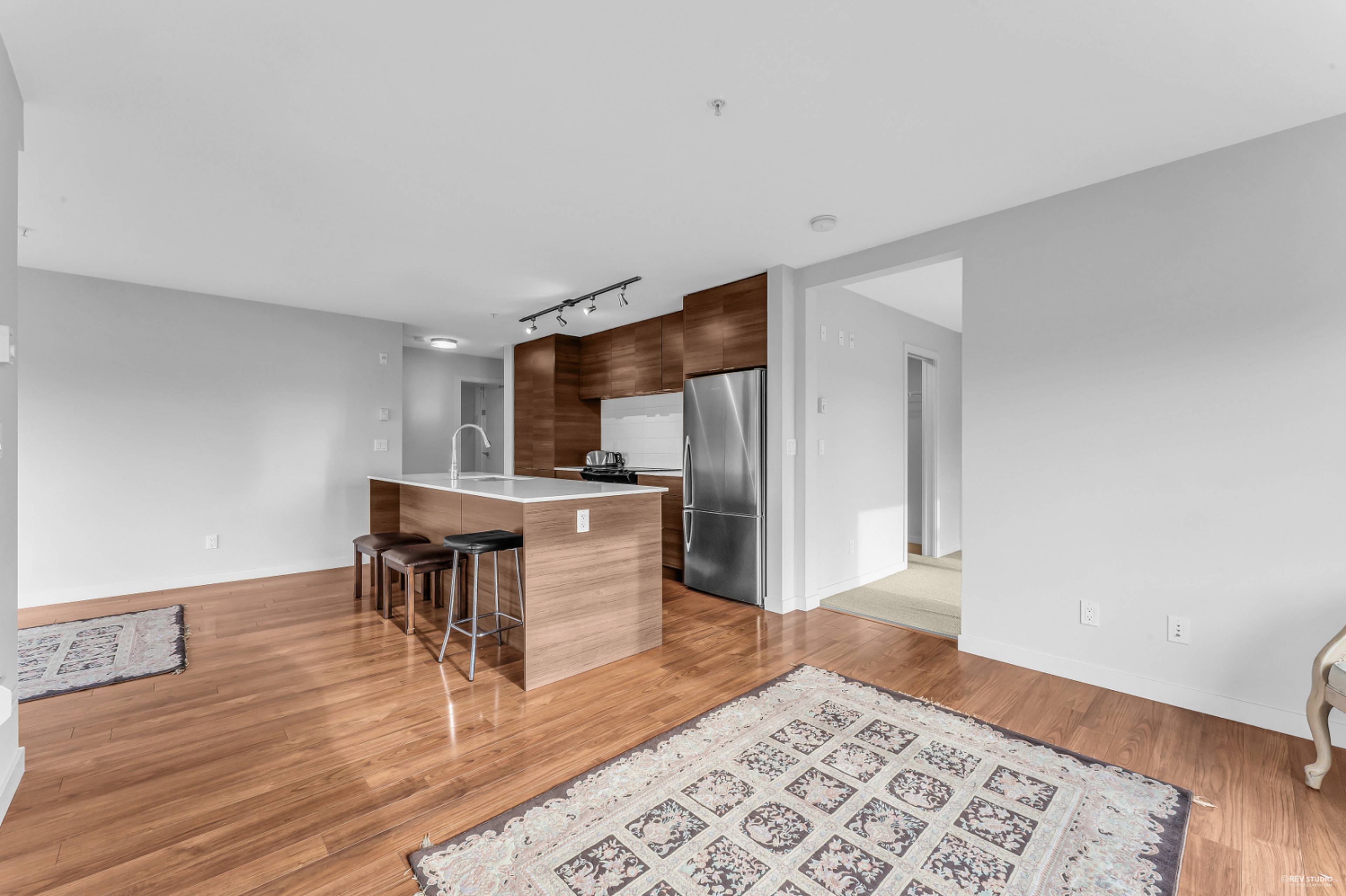 305 1677 Lloyd Ave, North Vancouver, BC 2 Bedroom Apartment for