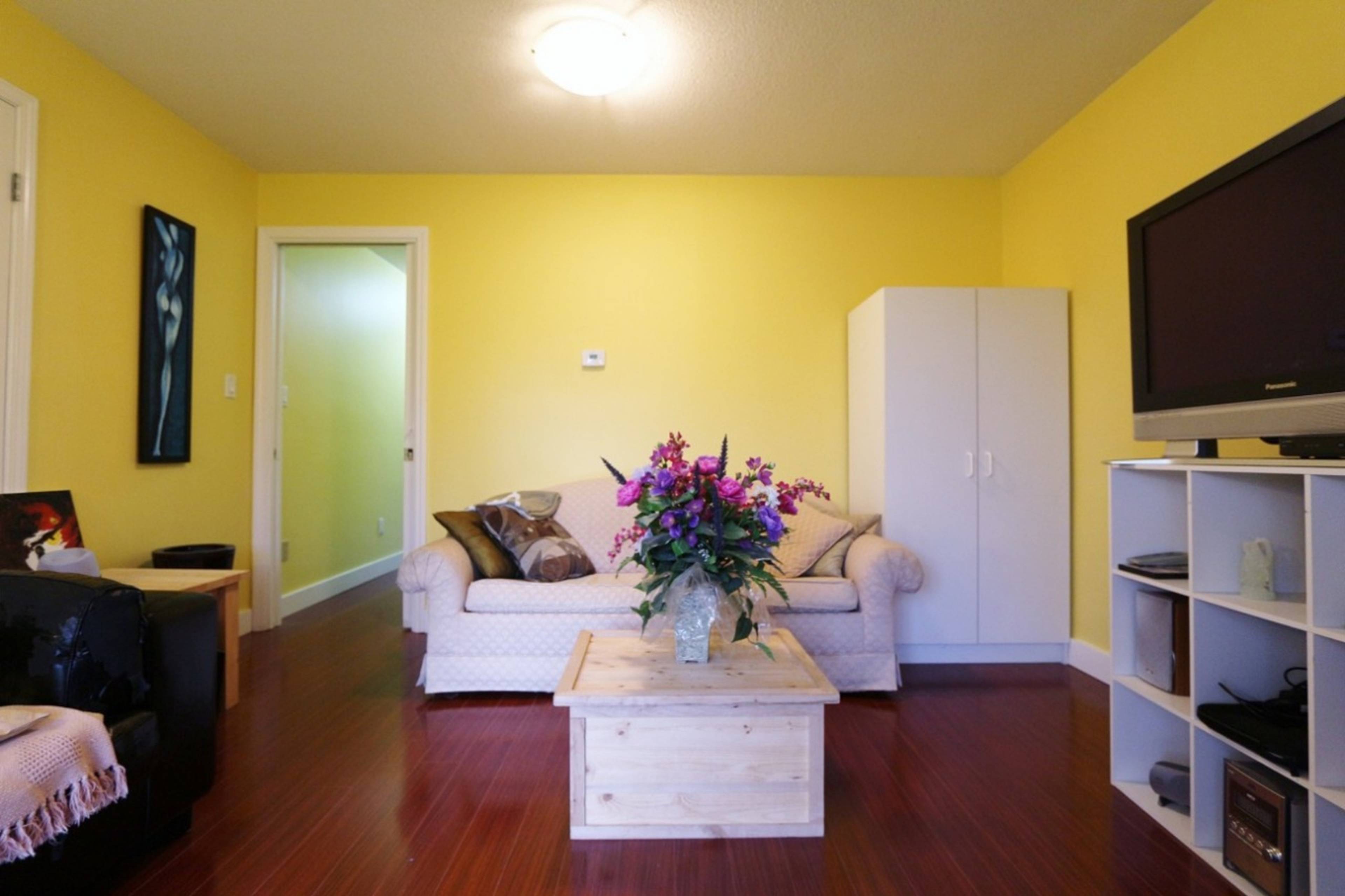 lower 2233 E 5th Ave, Vancouver, BC 1 Bedroom Apartment for Rent liv.rent