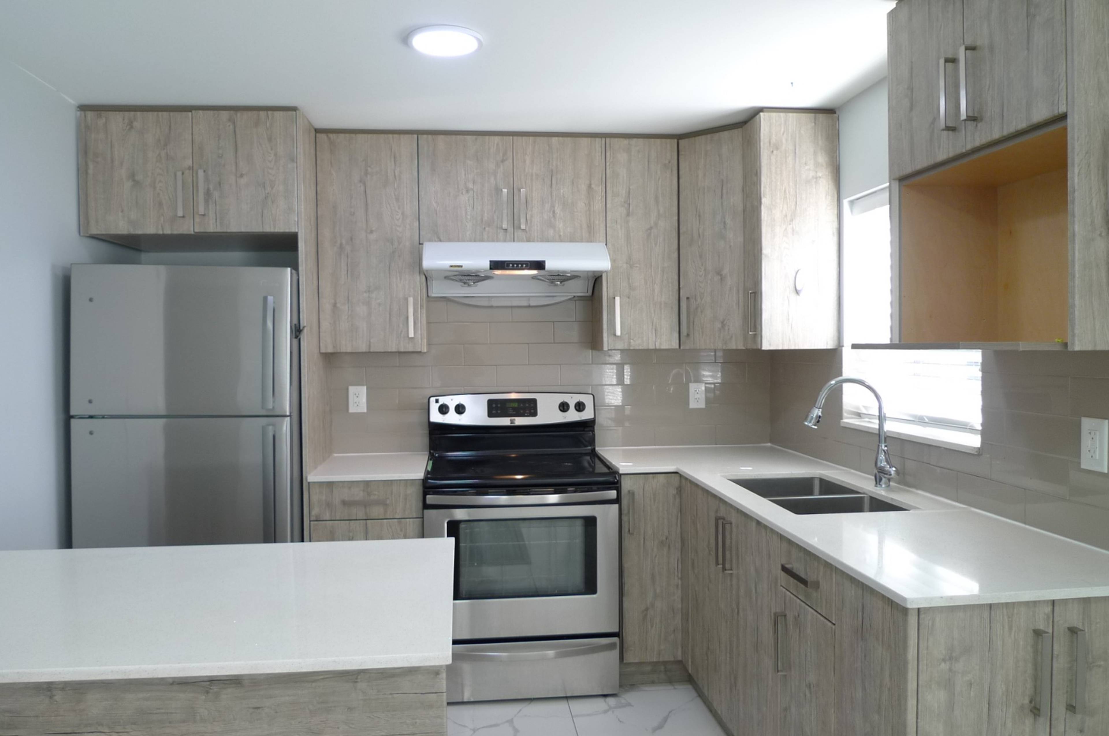 Laneway 9261 127 St, Surrey, BC 3 Bedroom House for Rent liv.rent