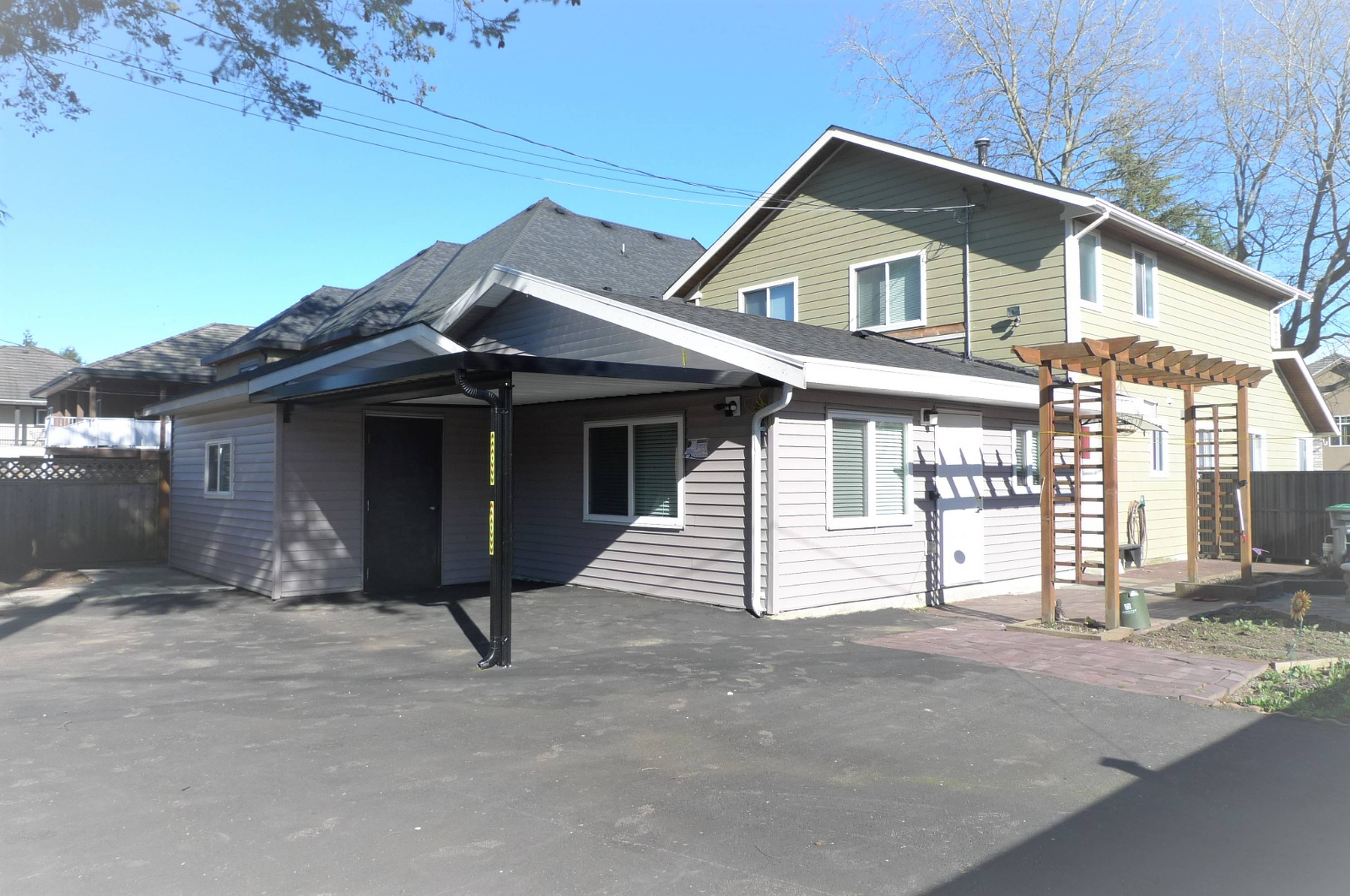 Laneway 9261 127 St, Surrey, BC 3 Bedroom House for Rent liv.rent