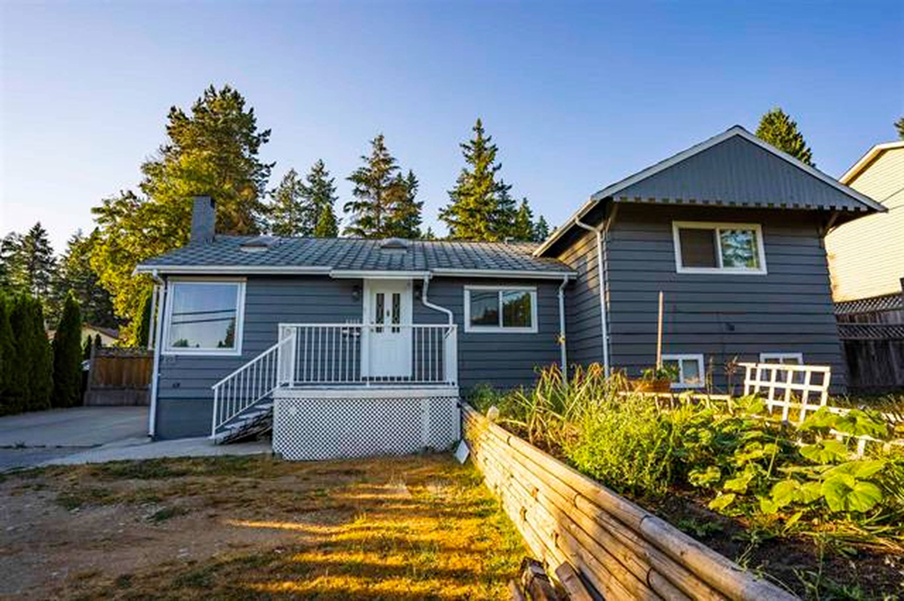 2355 Austin Ave, Coquitlam, BC 5 Bedroom House for Rent liv.rent