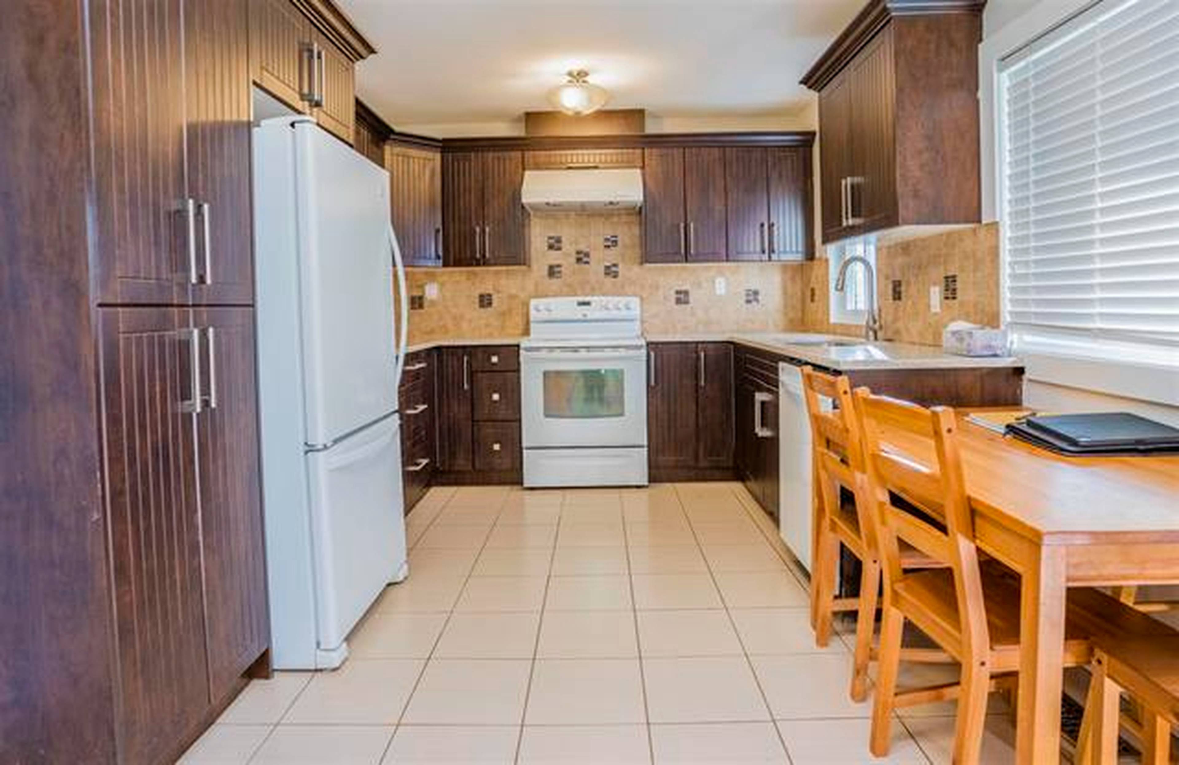 2355 Austin Ave, Coquitlam, BC 5 Bedroom House for Rent liv.rent