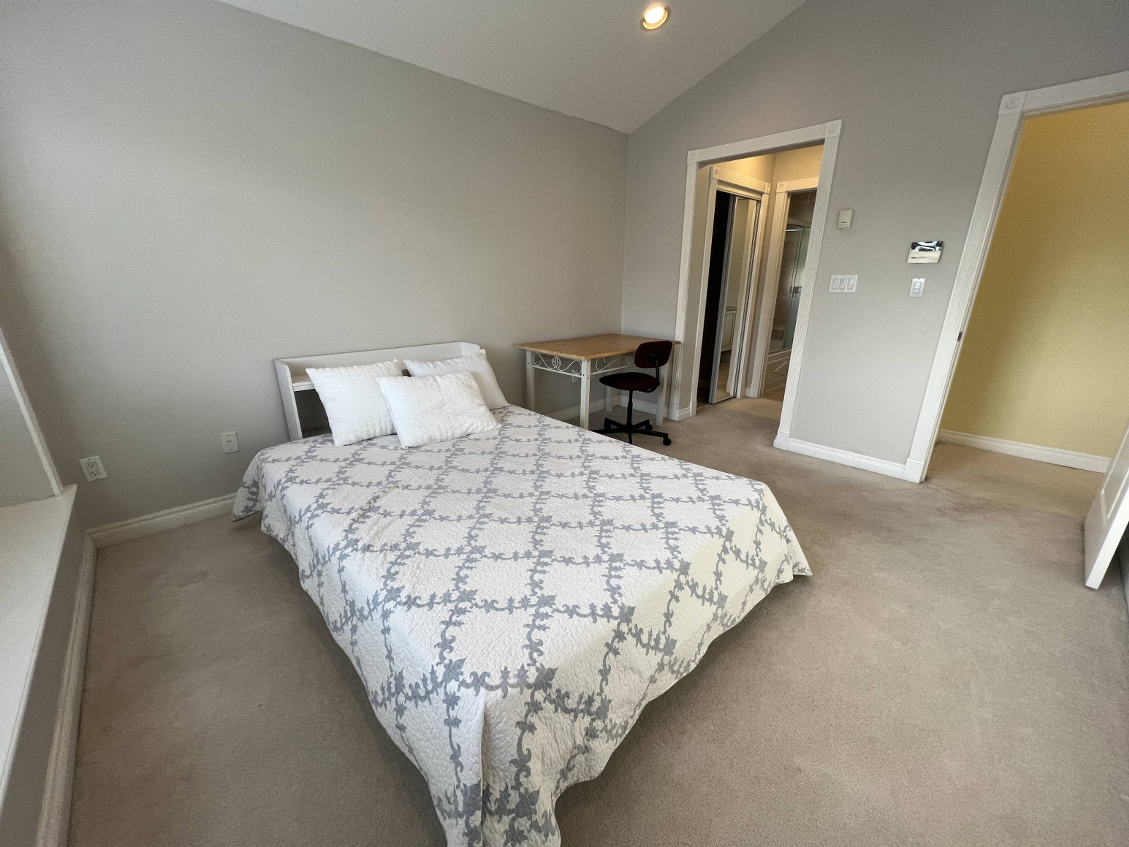 E 47th Ave, Vancouver, BC Furnished Room for Rent liv.rent