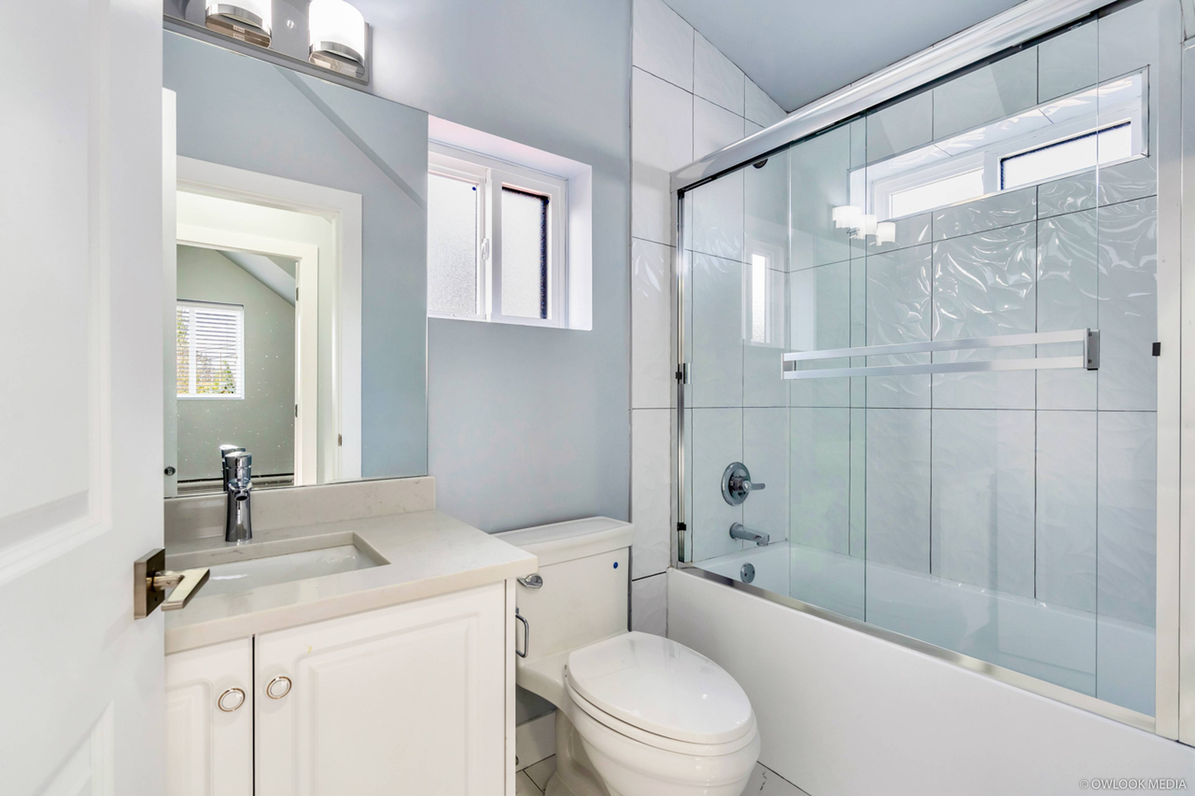 laneway 3235 W 33rd Ave, Vancouver, BC 2 Bedroom House for Rent