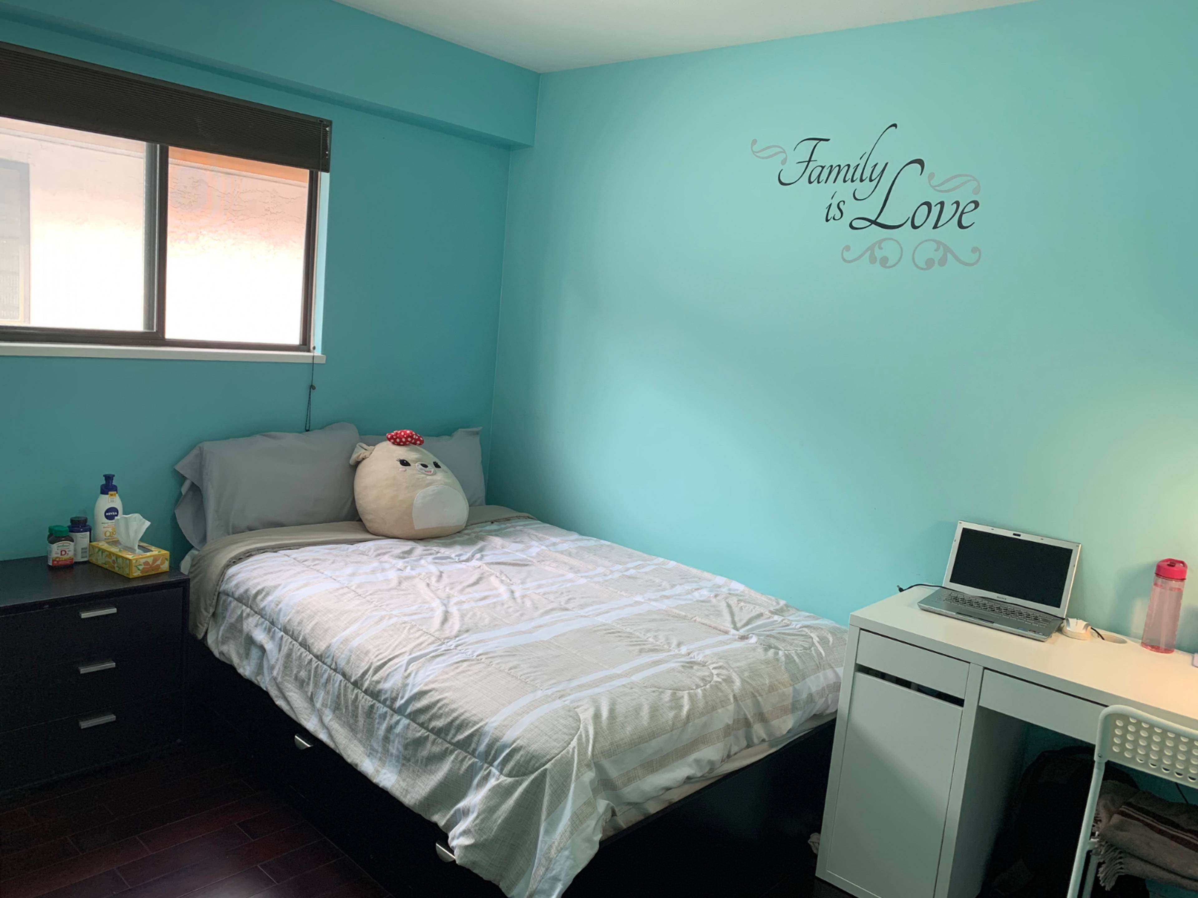 E 20th Ave, Vancouver, BC Furnished Room for Rent liv.rent