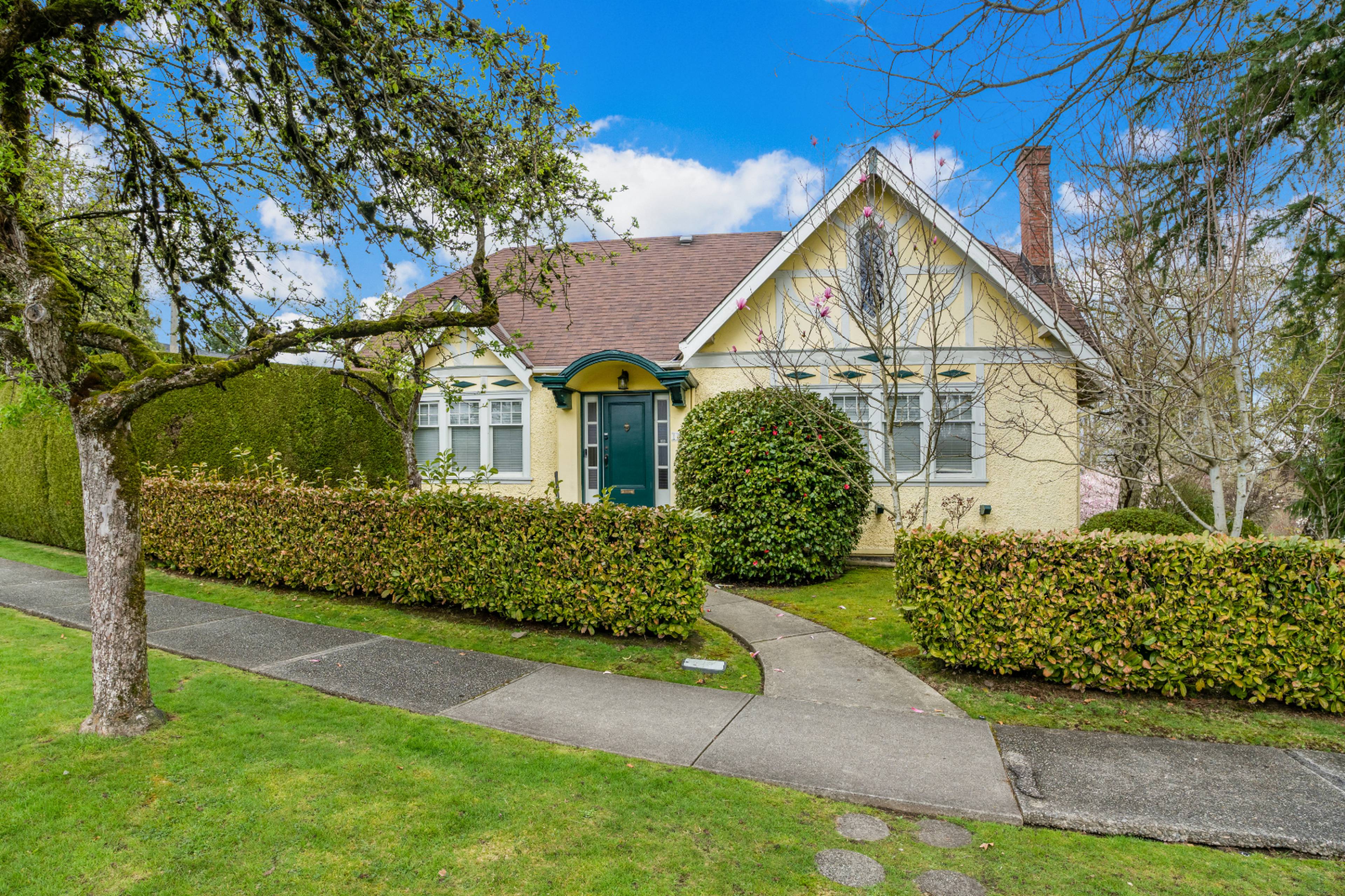 1105 W 32nd Ave, Vancouver, BC 4 Bedroom House for Rent liv.rent