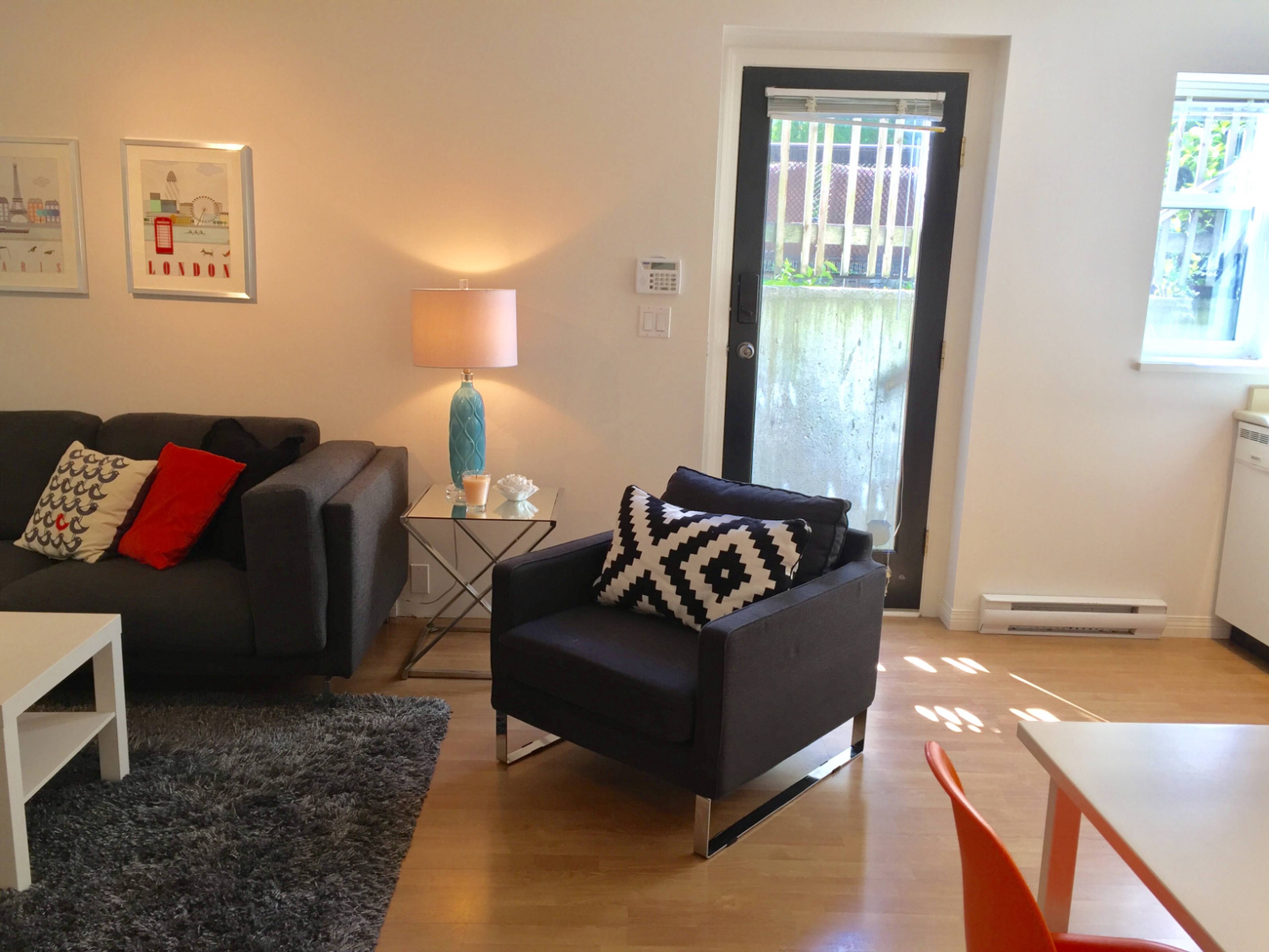 Quebec St, Vancouver, BC - 2 Bedroom Room for Rent | liv.rent
