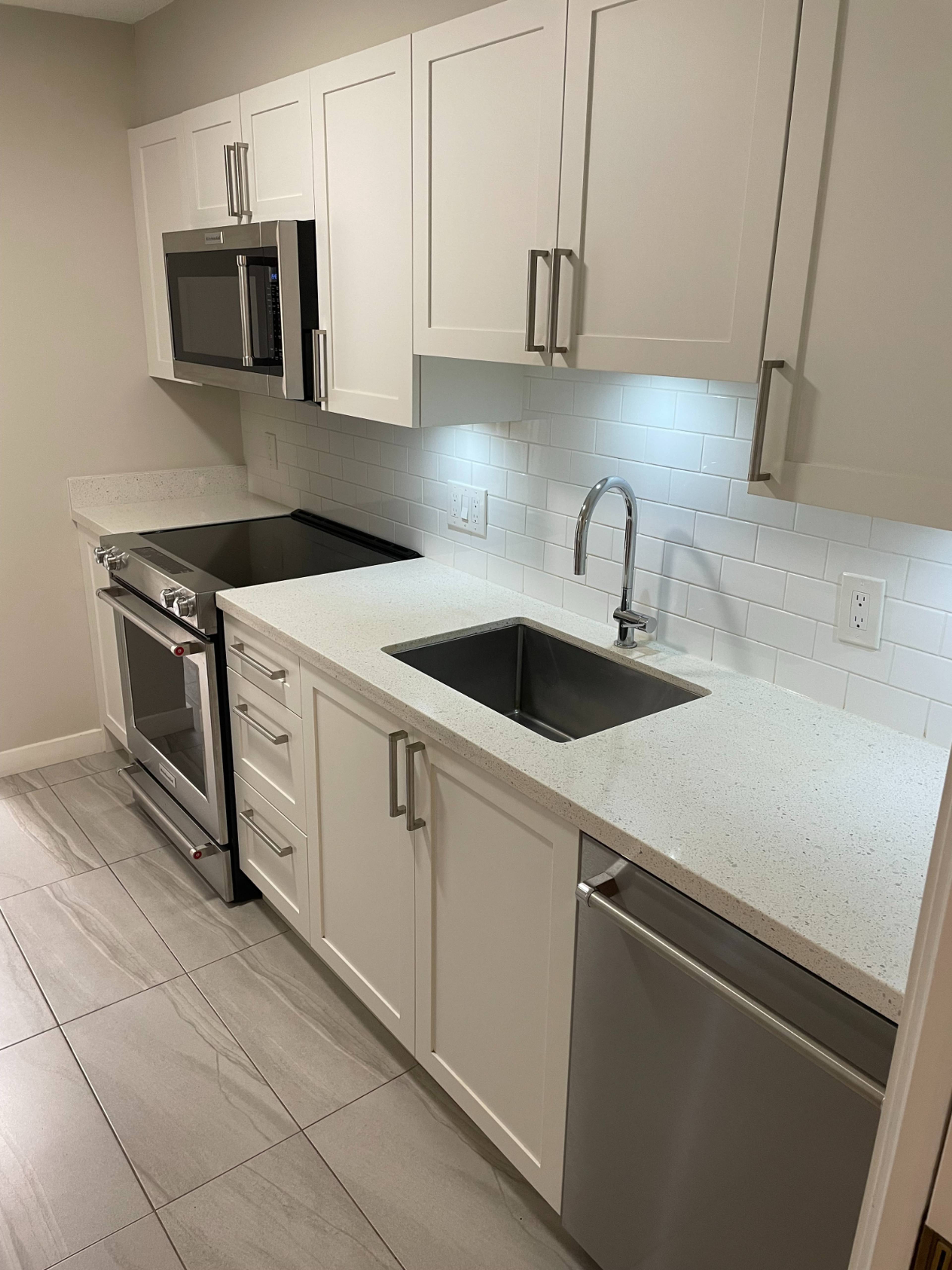 2050 Comox St, Vancouver, BC 2 Bedroom Apartment for Rent liv.rent