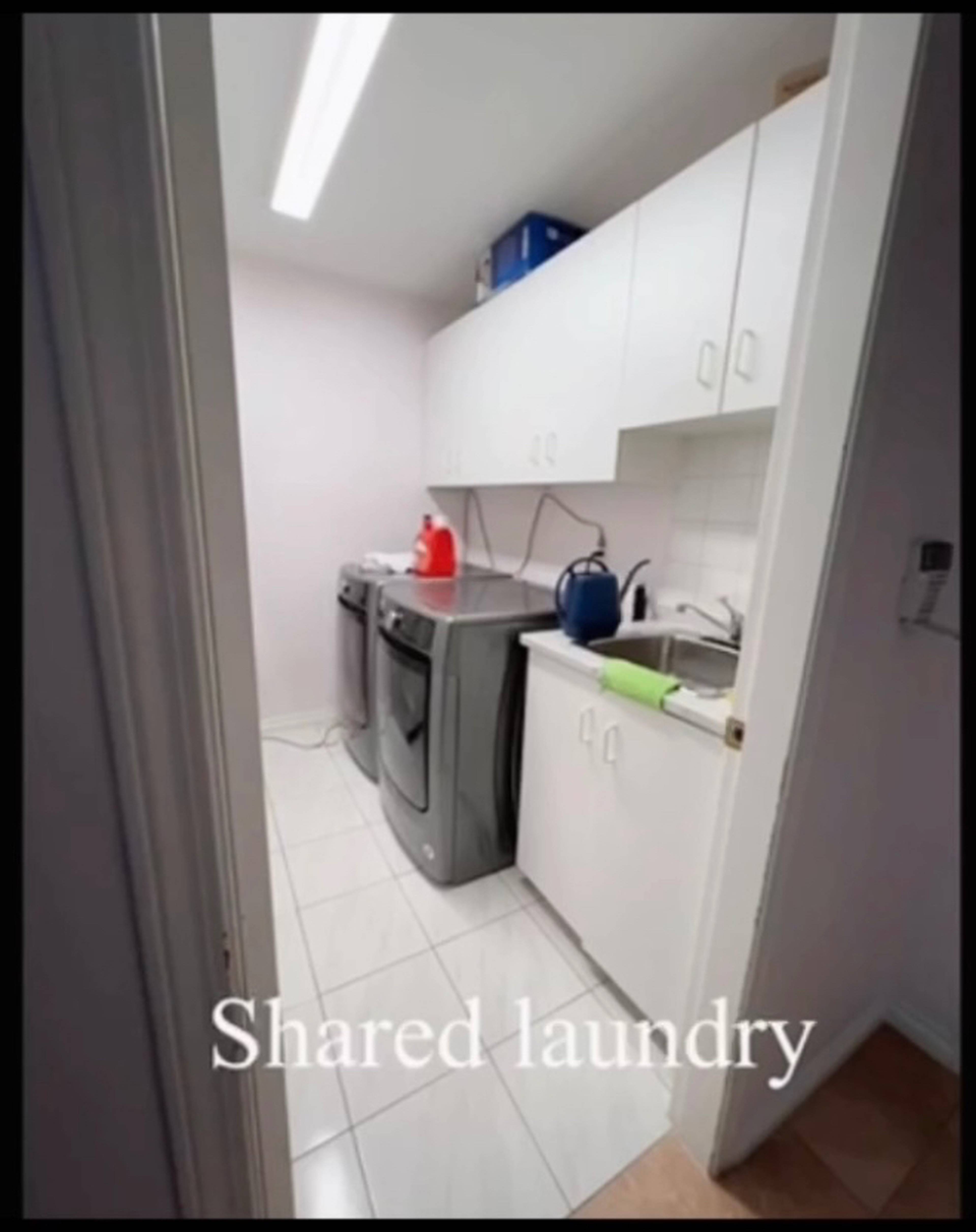 ROOM 10 - 6318 Yukon St, Vancouver, BC - Furnished Room for Rent | liv.rent