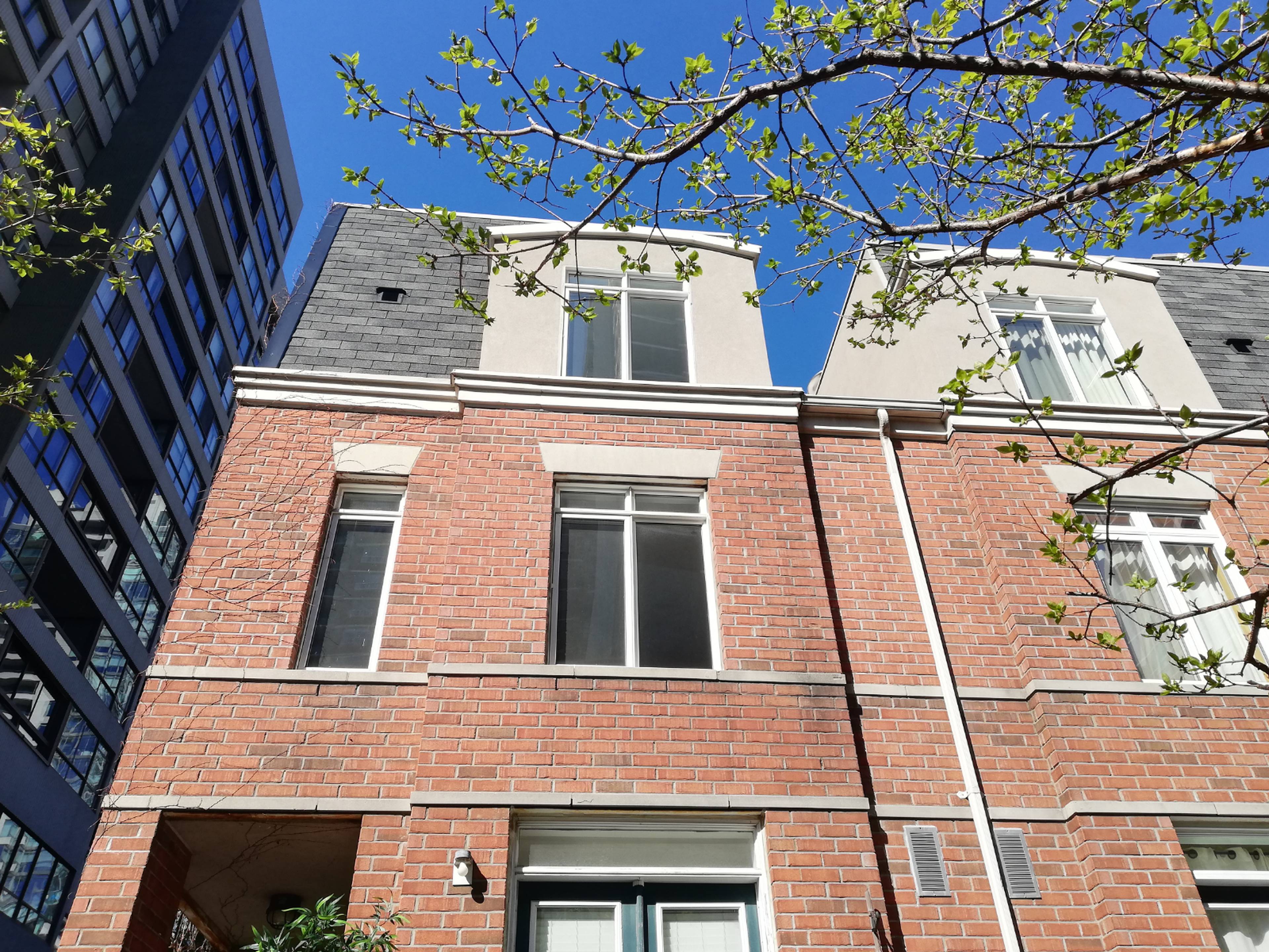 415 Jarvis St 2
