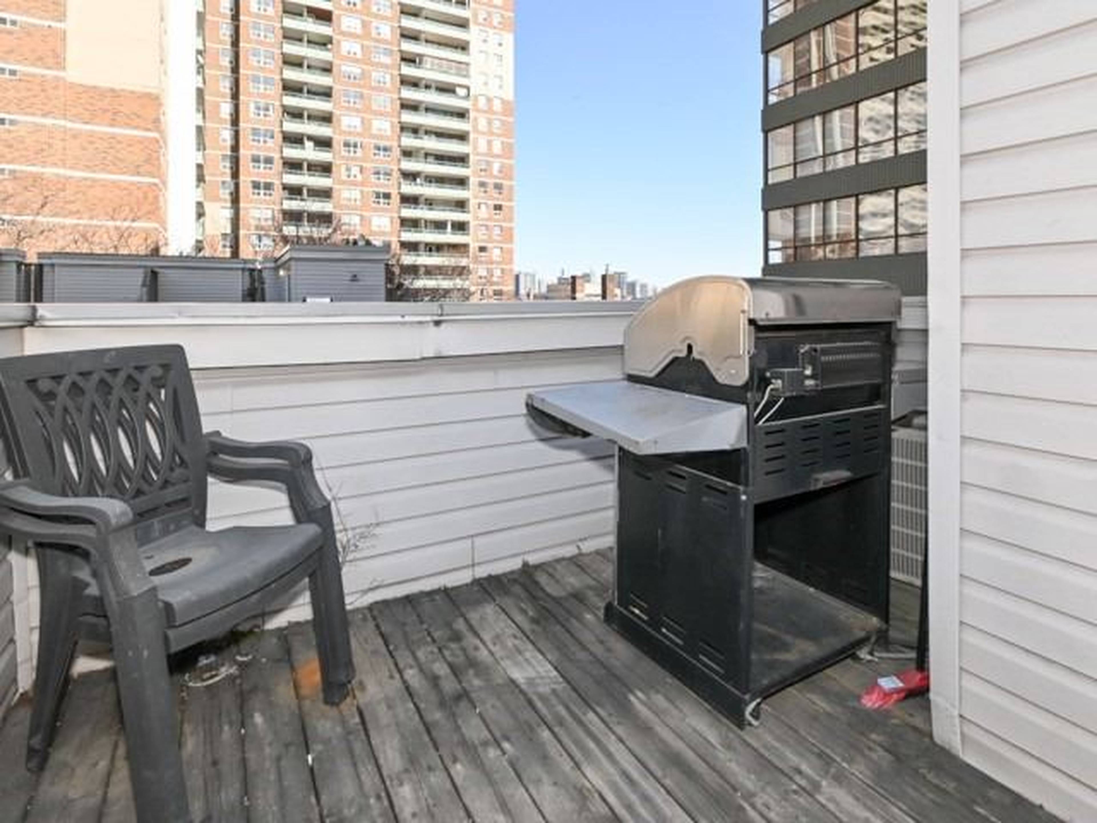 415 Jarvis St 4