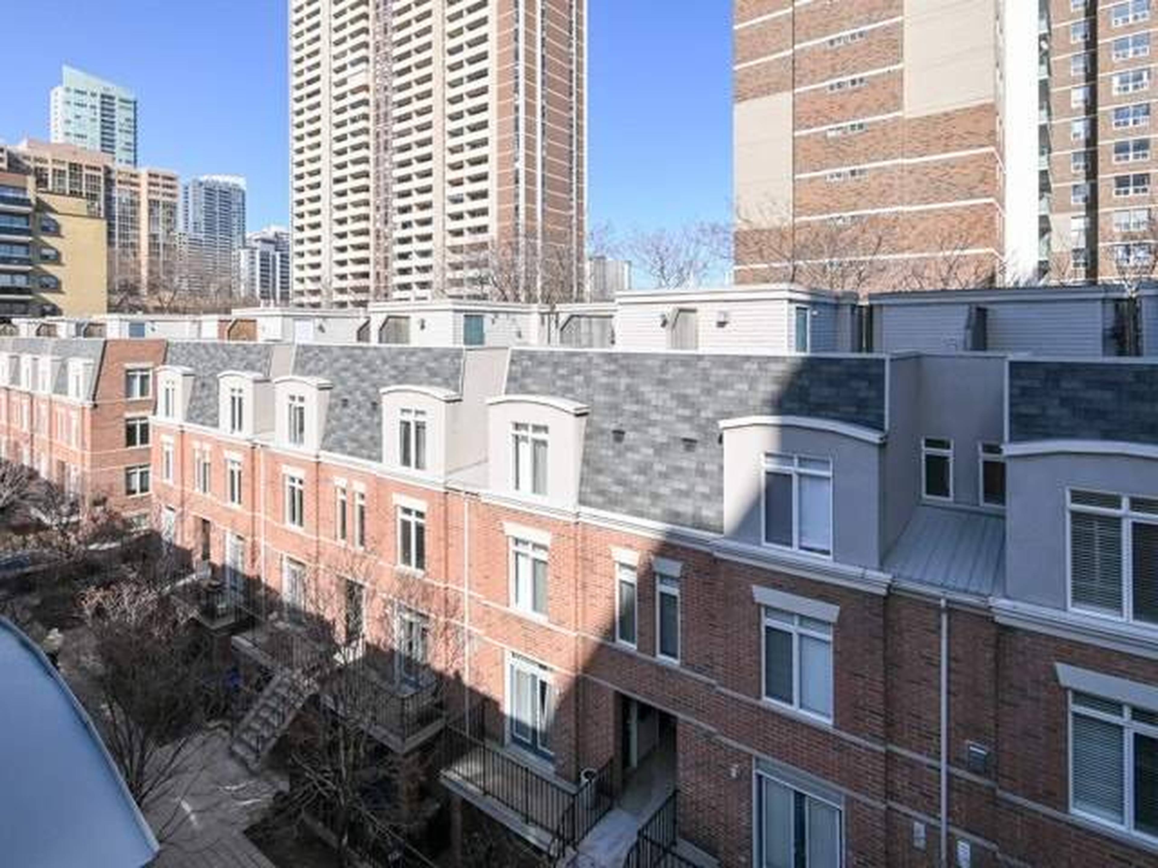 415 Jarvis St 5
