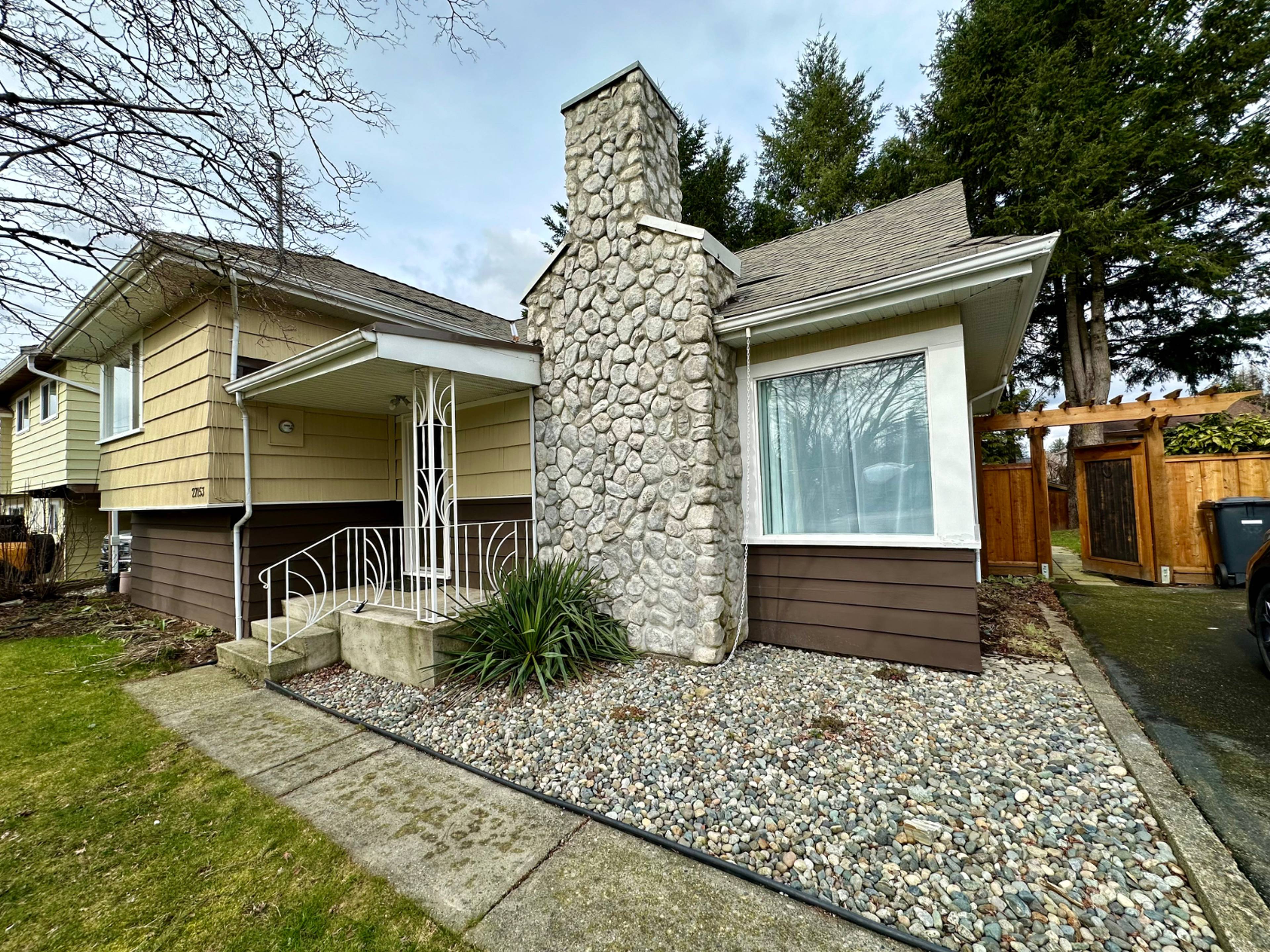 27153 34 Ave, Langley, BC 3 Bedroom House for Rent liv.rent