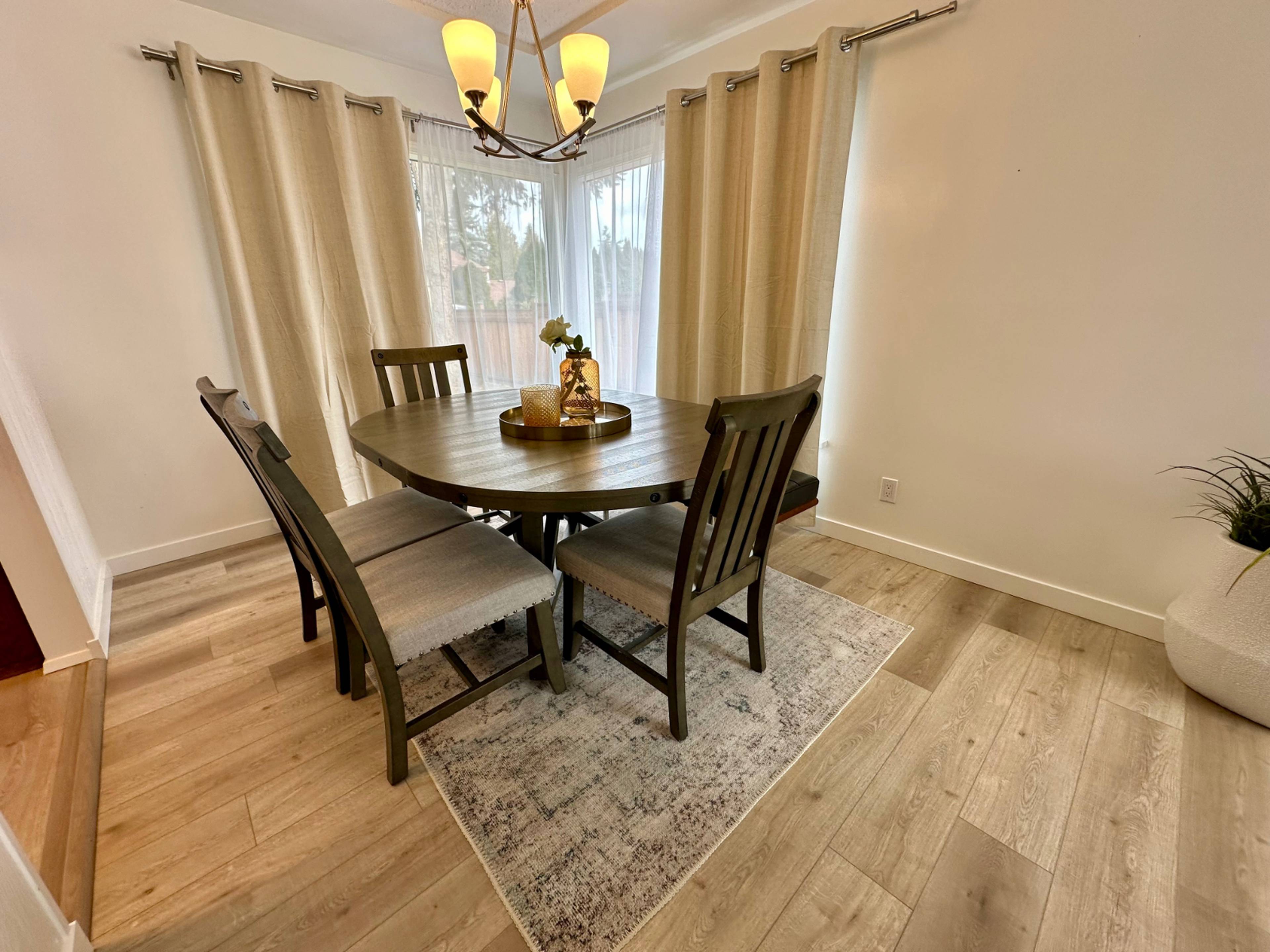 27153 34 Ave, Langley, BC 3 Bedroom House for Rent liv.rent