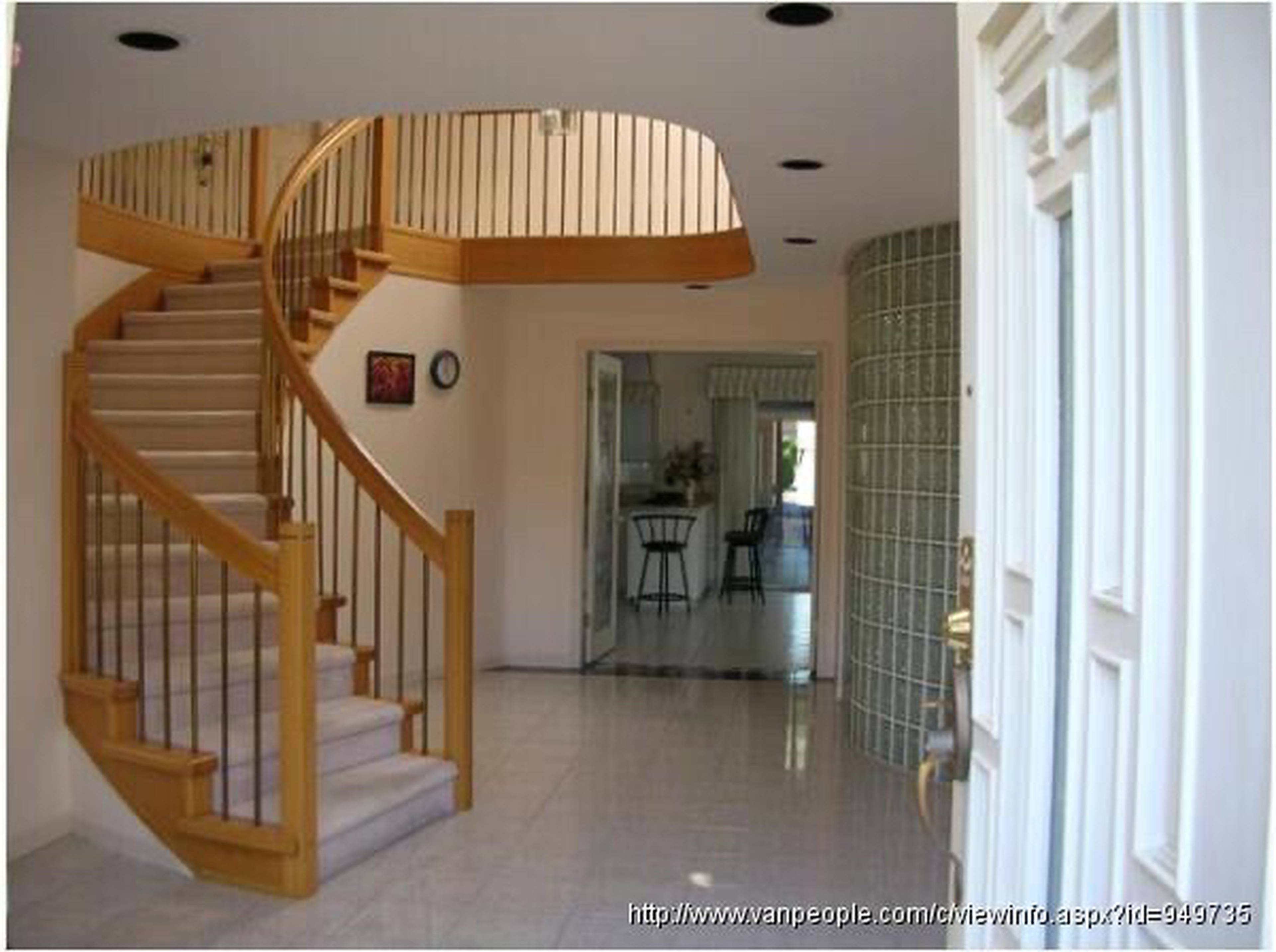 Kilby Ct, Richmond, BC Furnished Room for Rent liv.rent