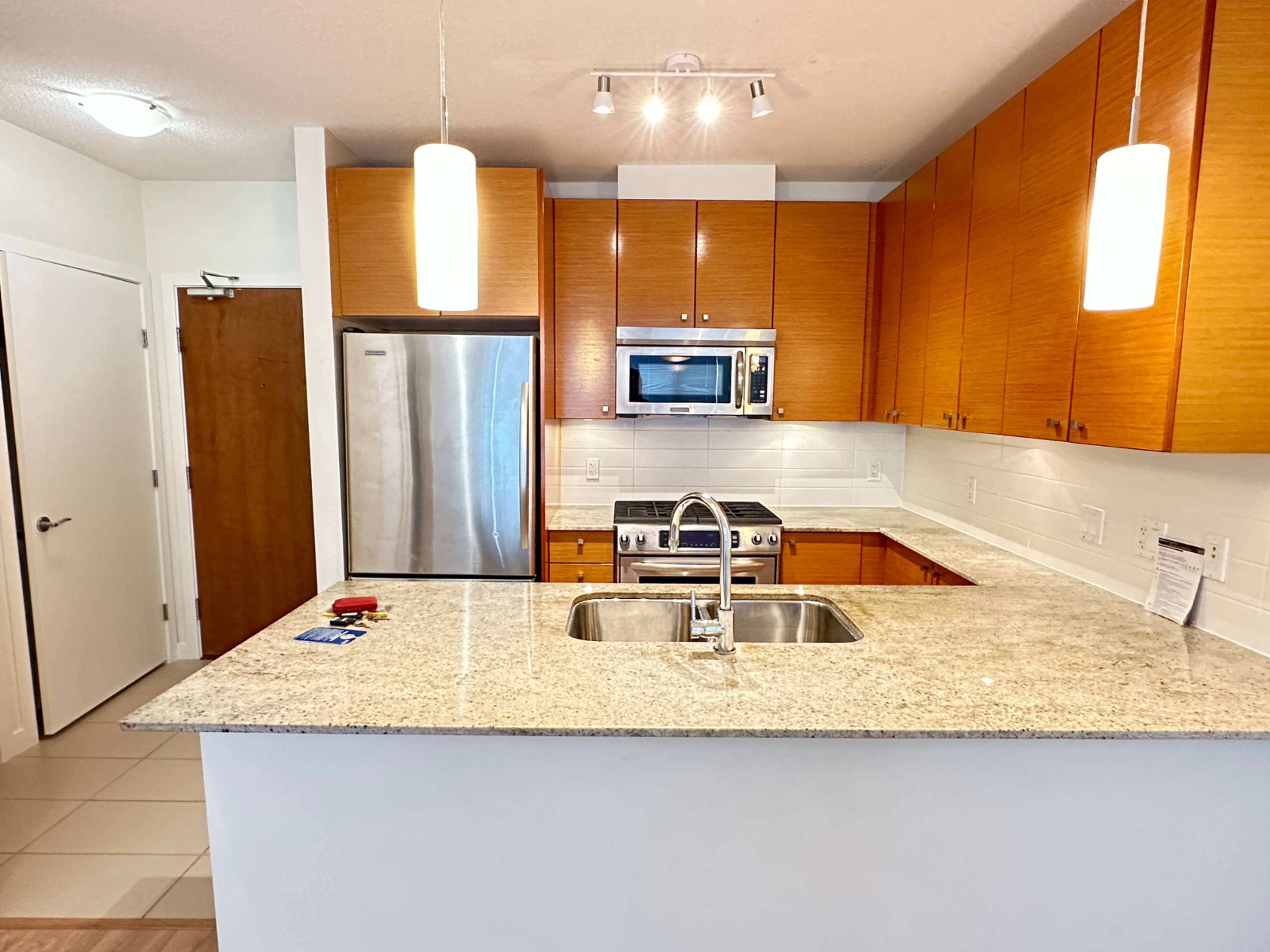 6F 7360 Elmbridge Way, Richmond, BC 1 Bedroom Apartment for Rent