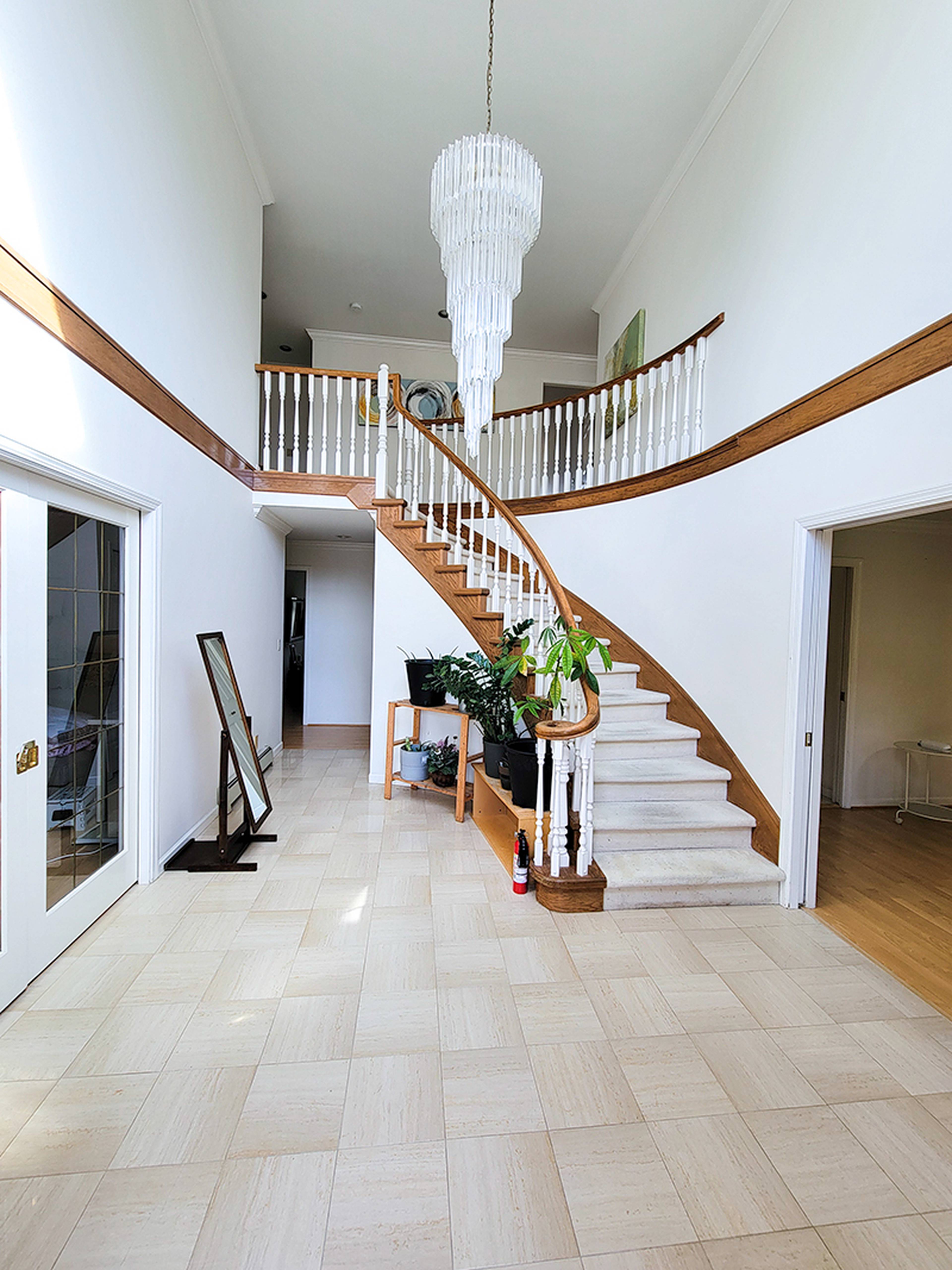 Close to UBC Campus 1bdr+1bath suite in house 4085 W 38th Ave